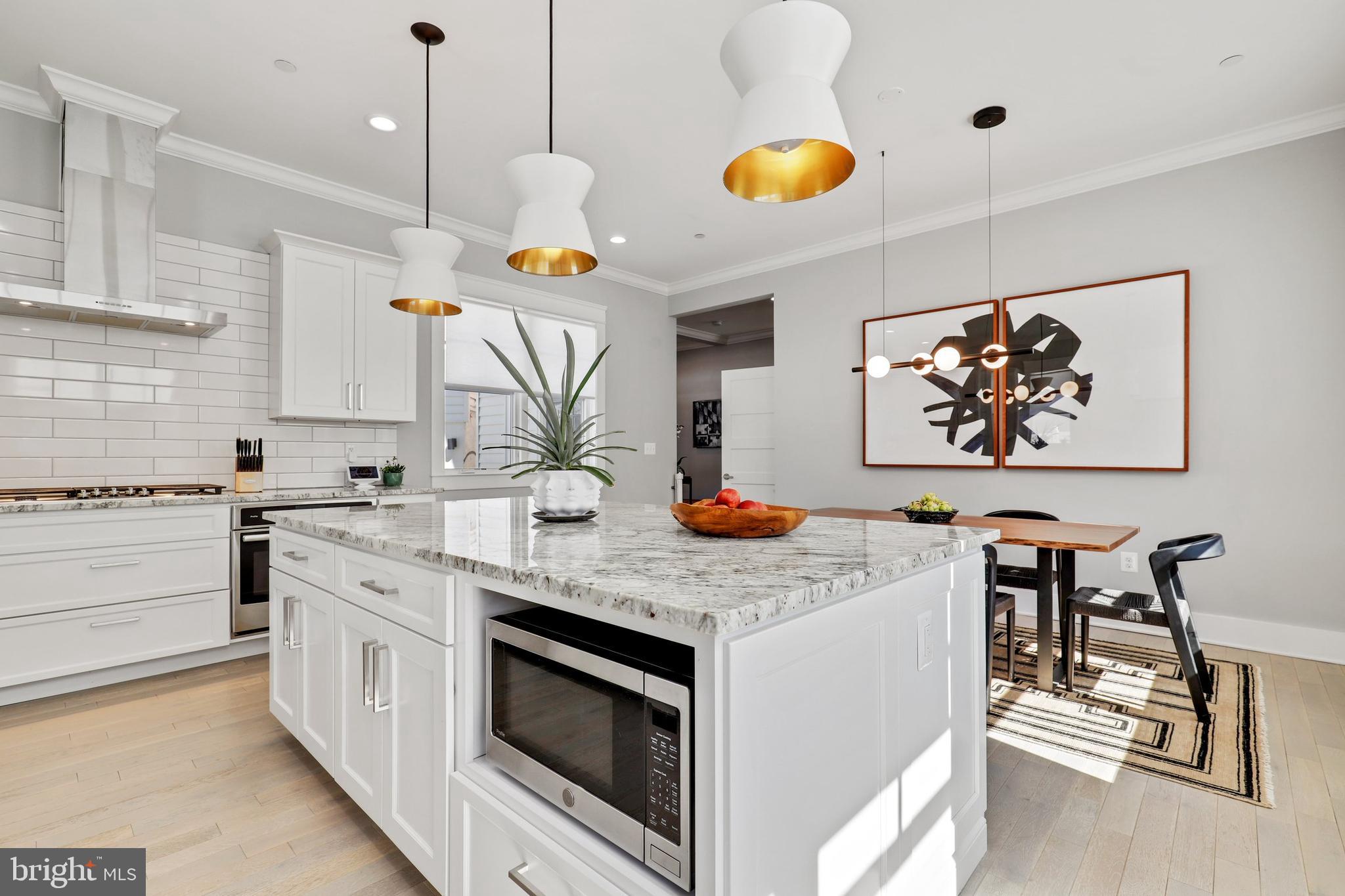 MURRAY HILL - Residential