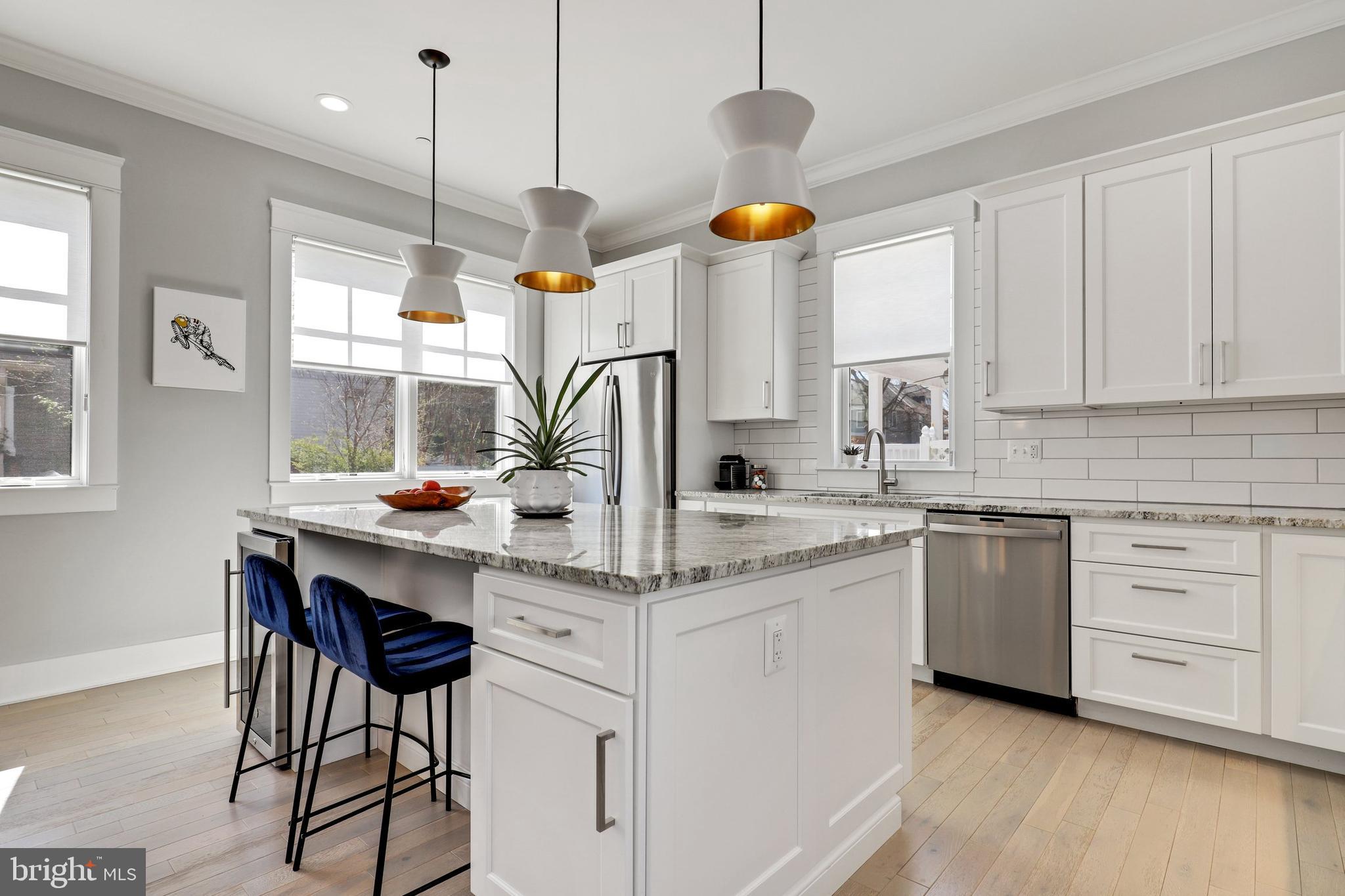 MURRAY HILL - Residential