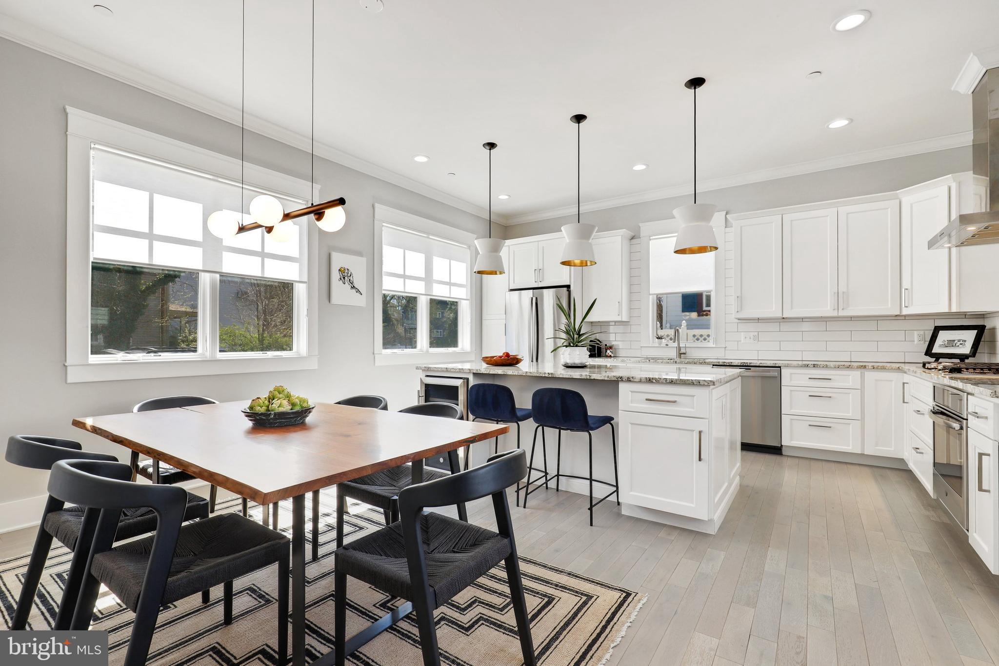 MURRAY HILL - Residential