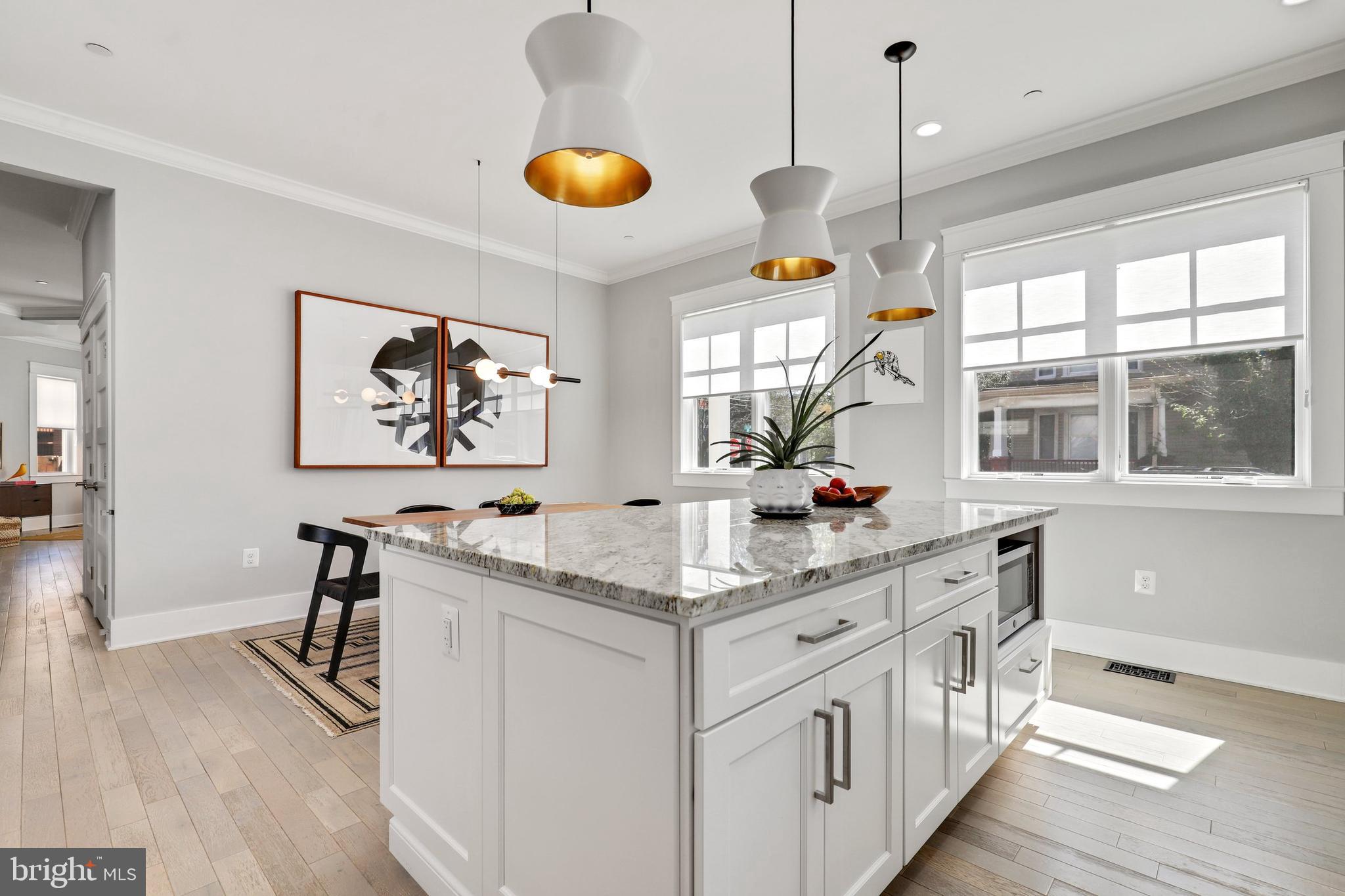 MURRAY HILL - Residential