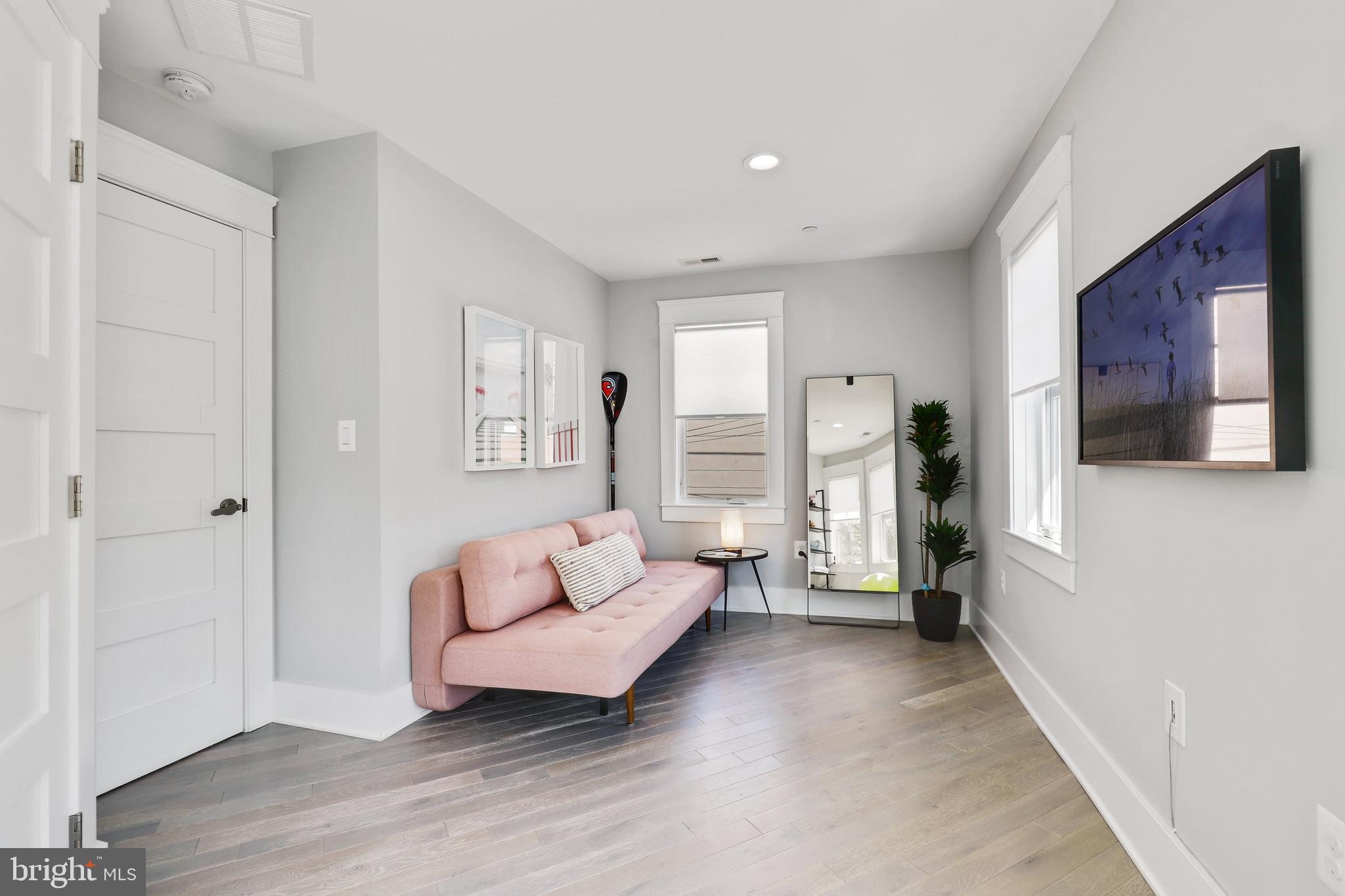 MURRAY HILL - Residential