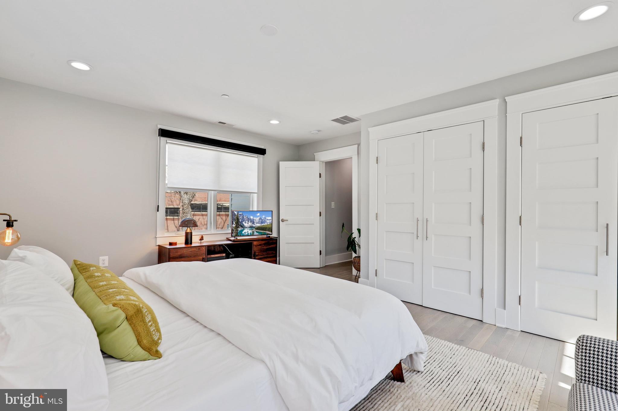 MURRAY HILL - Residential