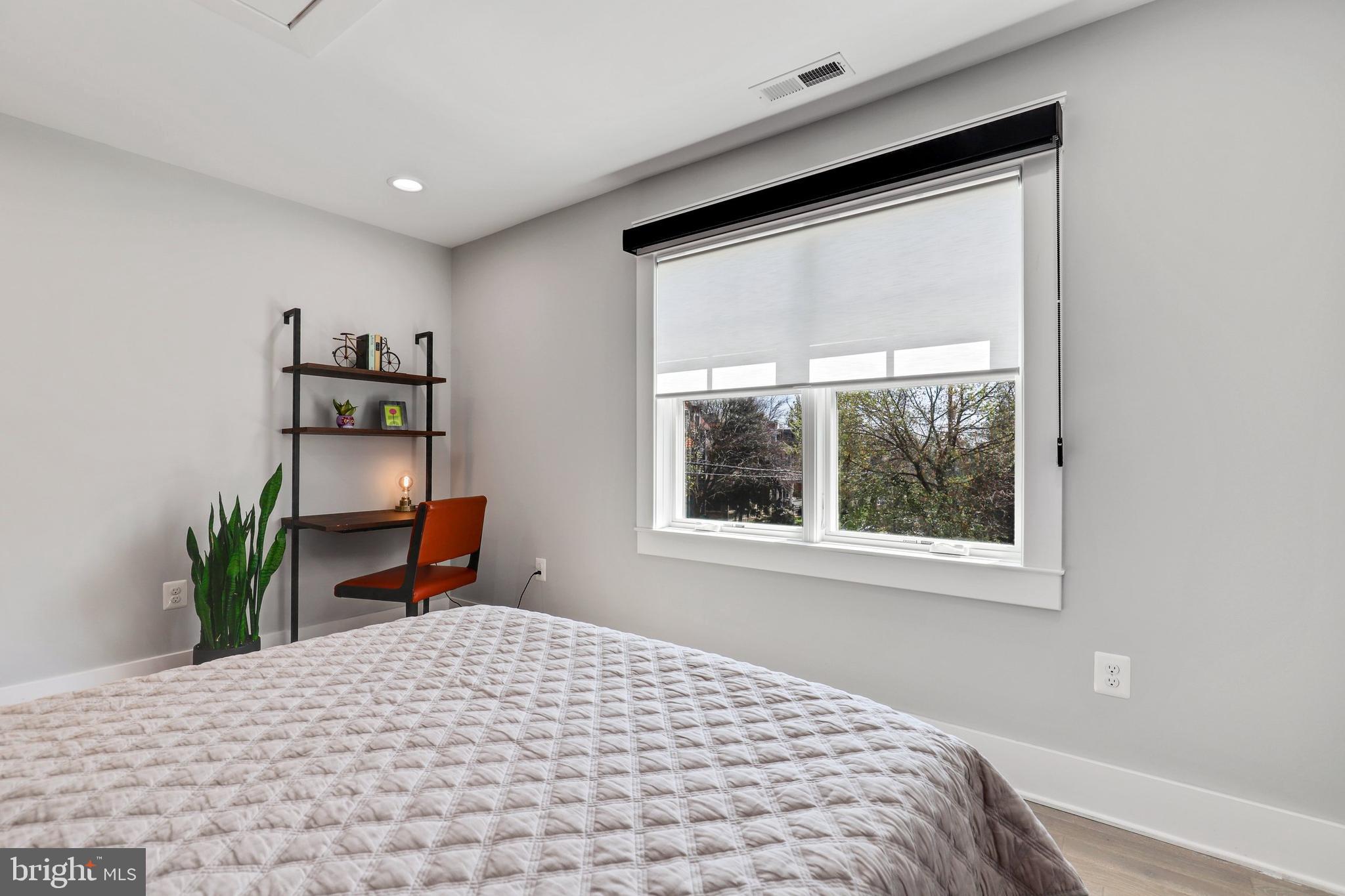 MURRAY HILL - Residential