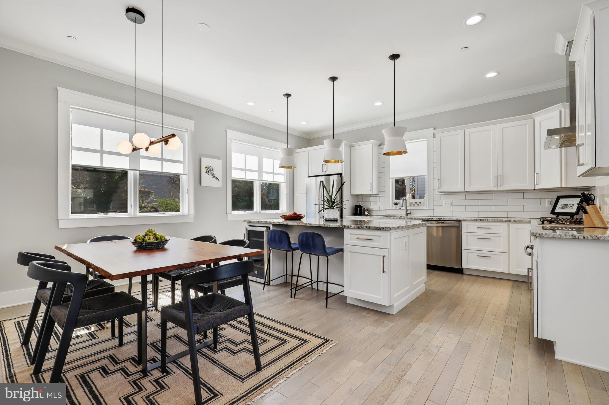 MURRAY HILL - Residential