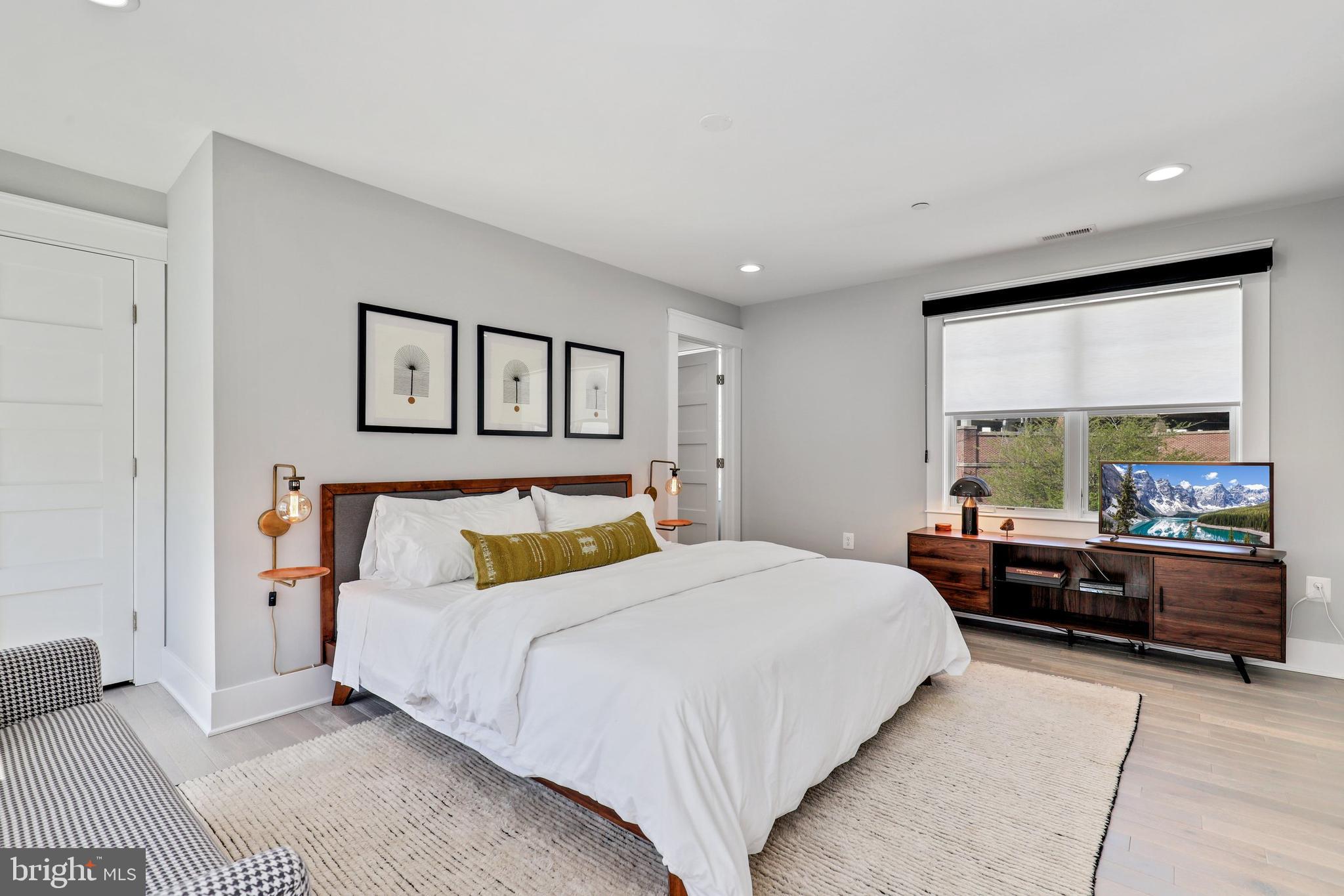 MURRAY HILL - Residential