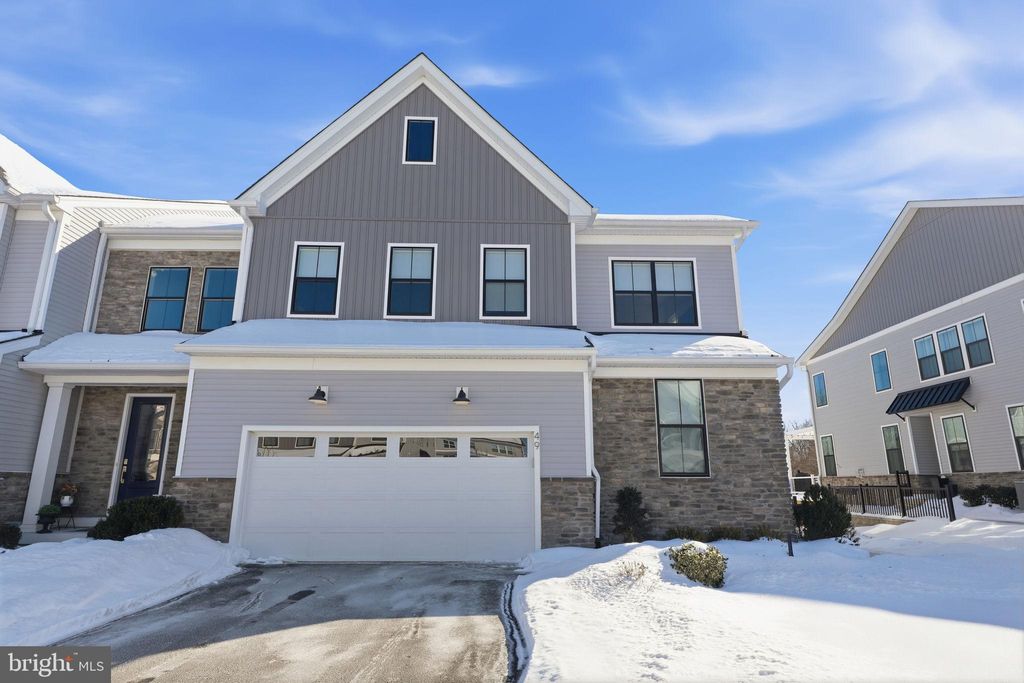 Photo of 49 Tradesville Drive, DOYLESTOWN, PA 18901 (MLS # PABU2112906)