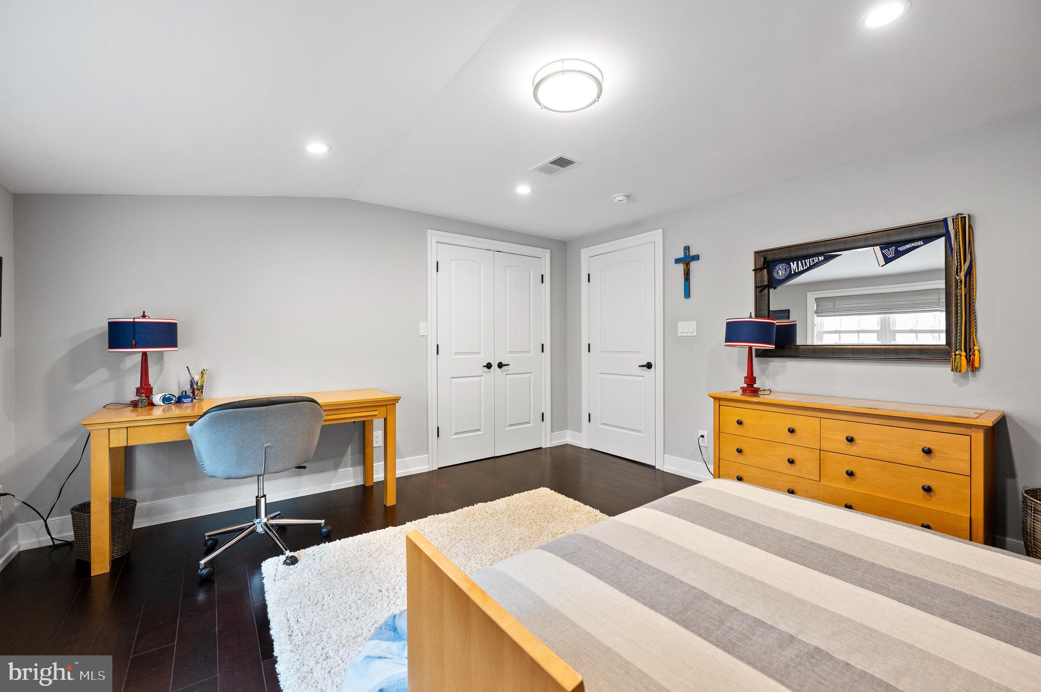 RADNOR HUNT - Residential