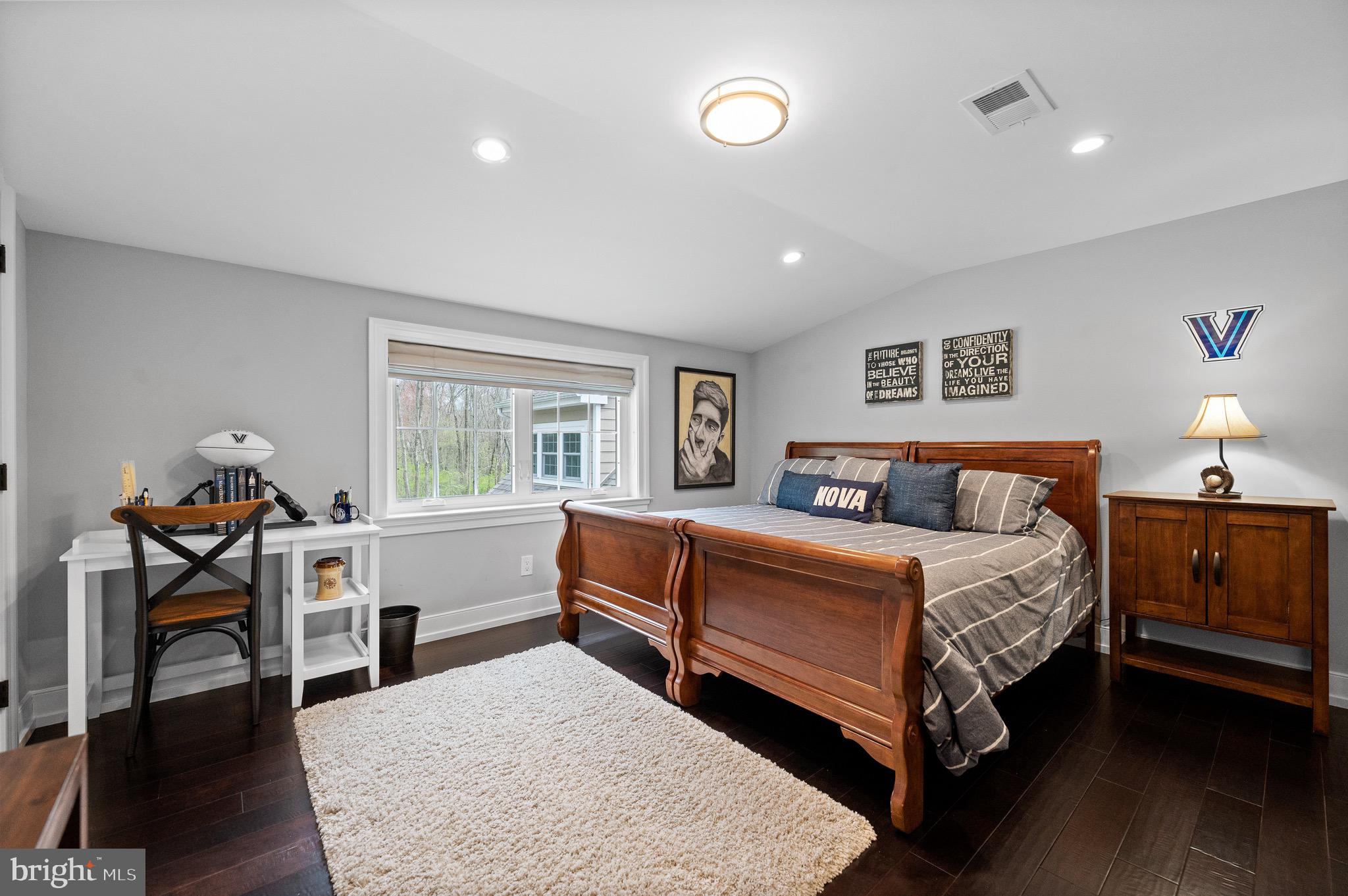 RADNOR HUNT - Residential