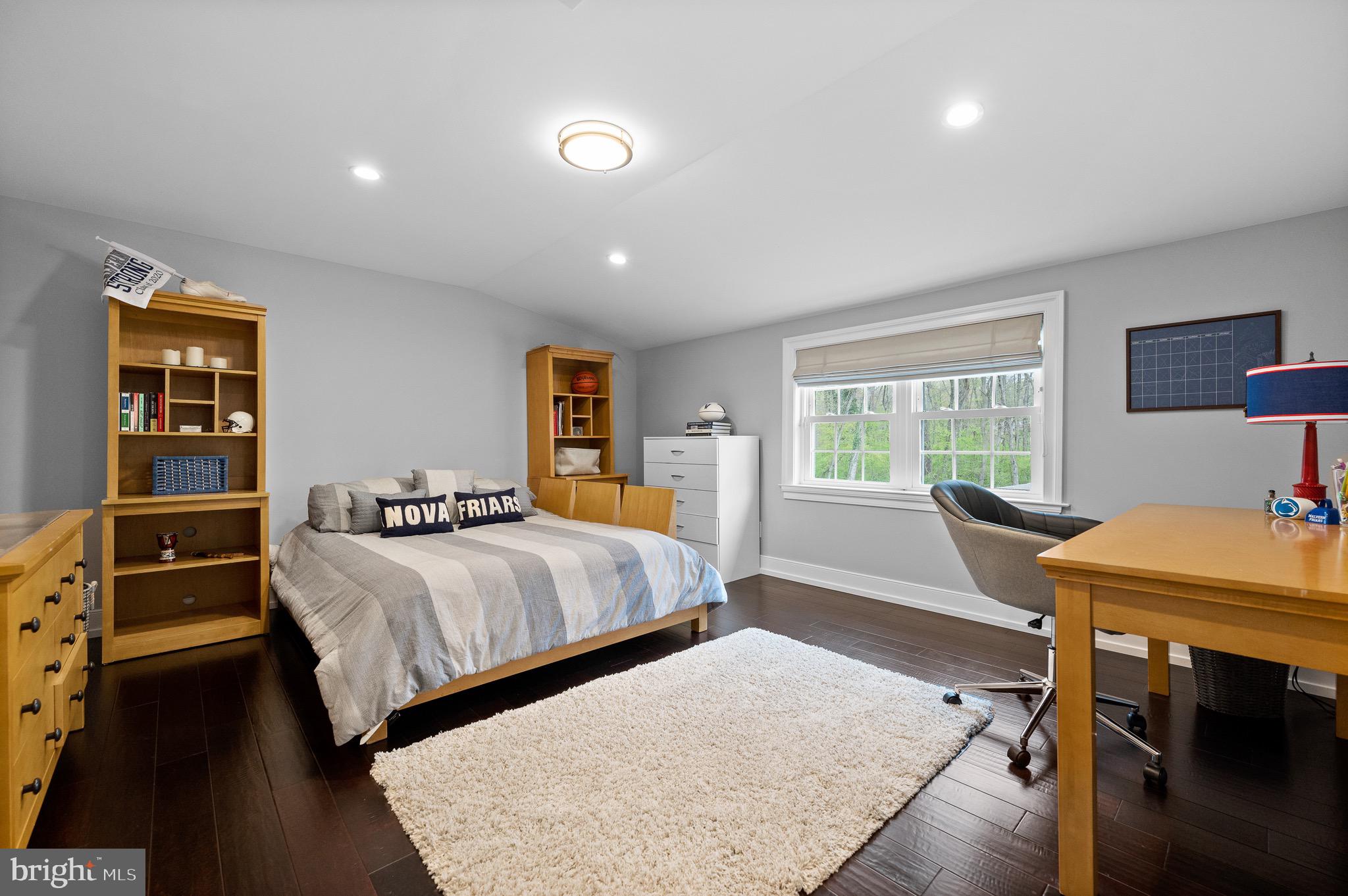 RADNOR HUNT - Residential