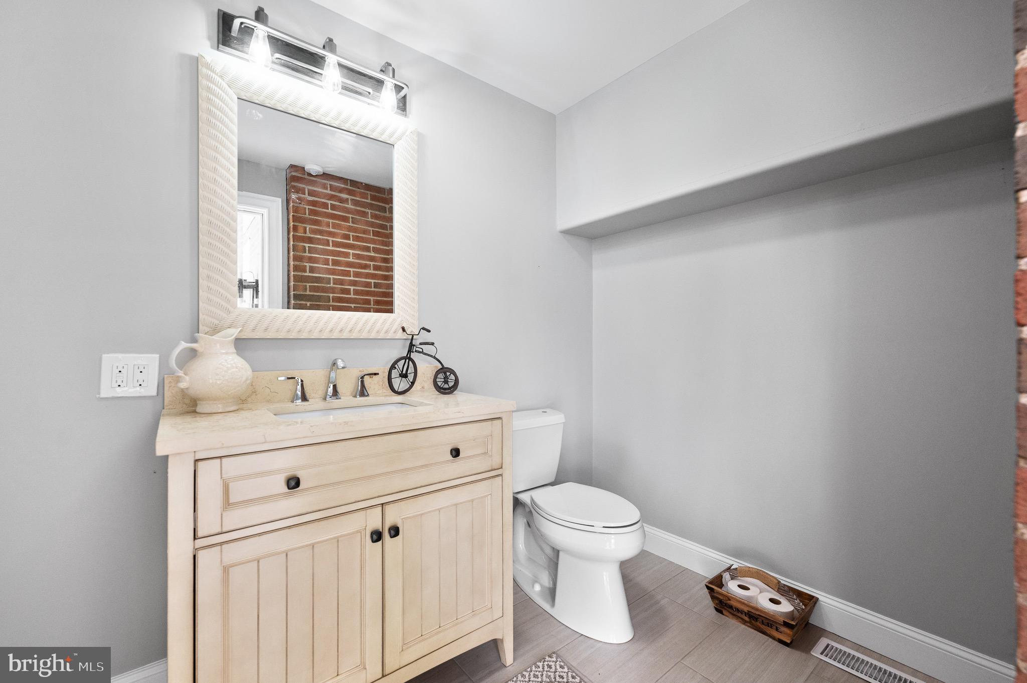 RADNOR HUNT - Residential