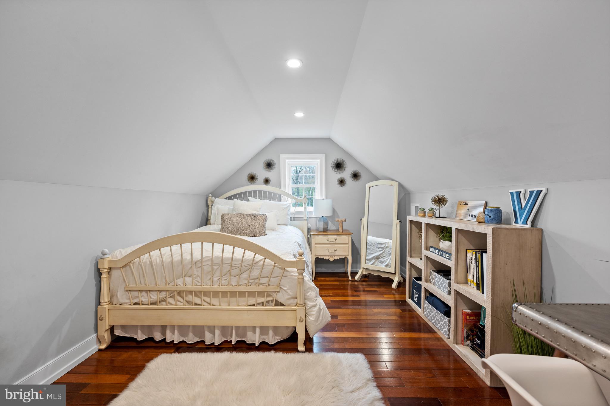 RADNOR HUNT - Residential