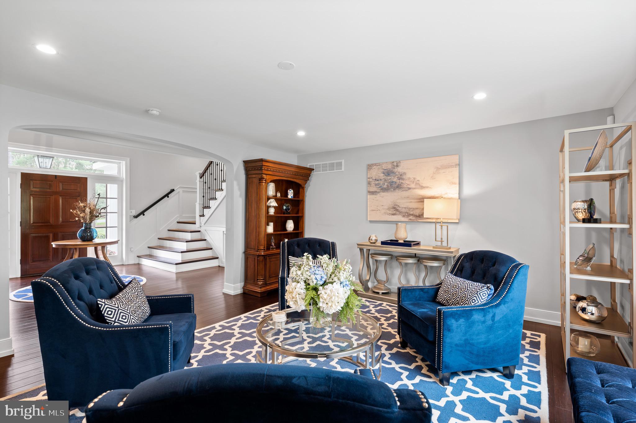 RADNOR HUNT - Residential