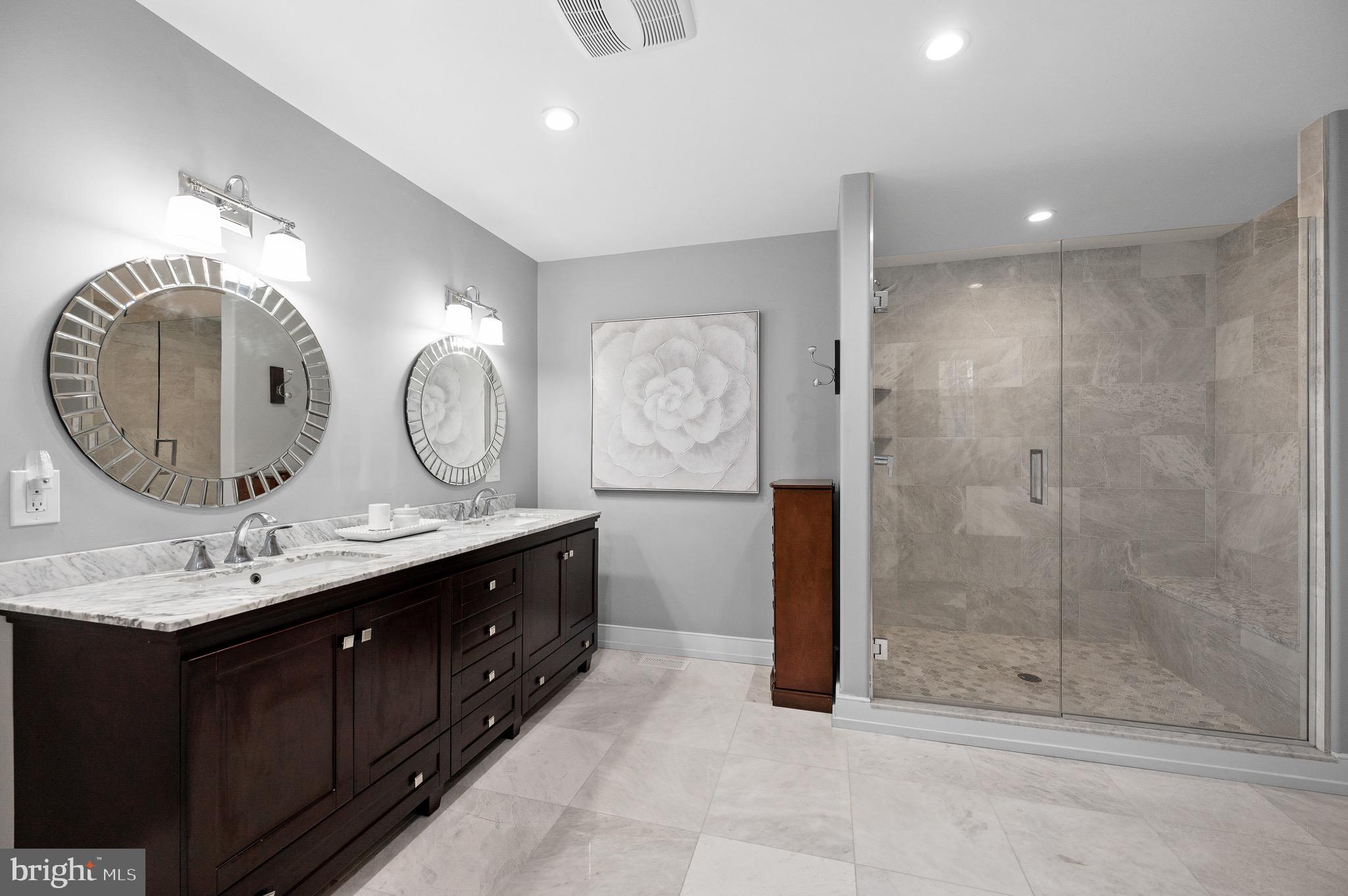 RADNOR HUNT - Residential