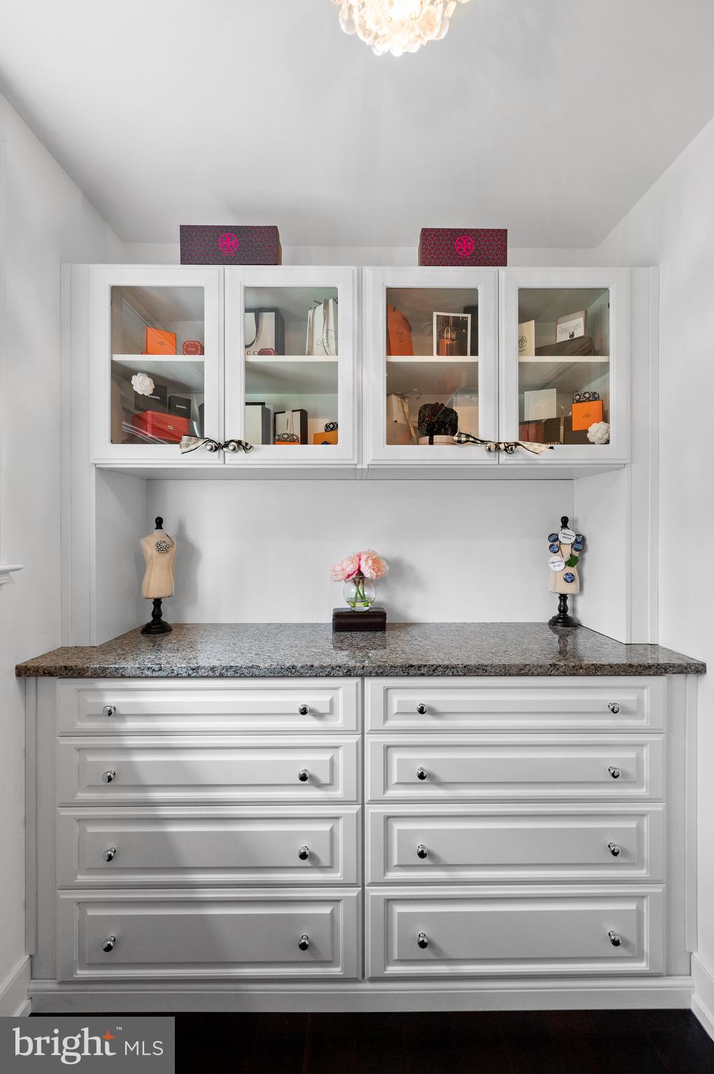 RADNOR HUNT - Residential