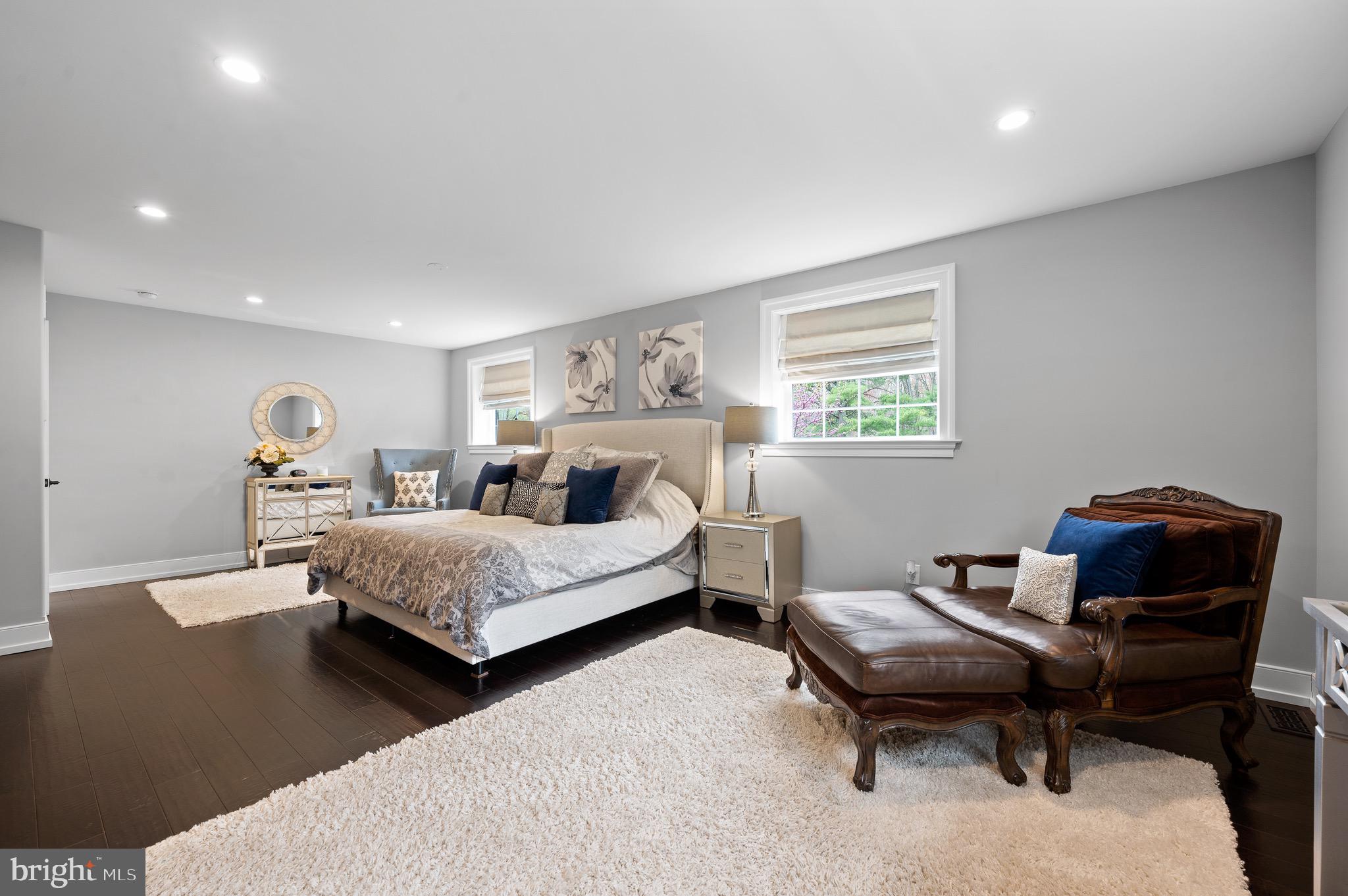 RADNOR HUNT - Residential