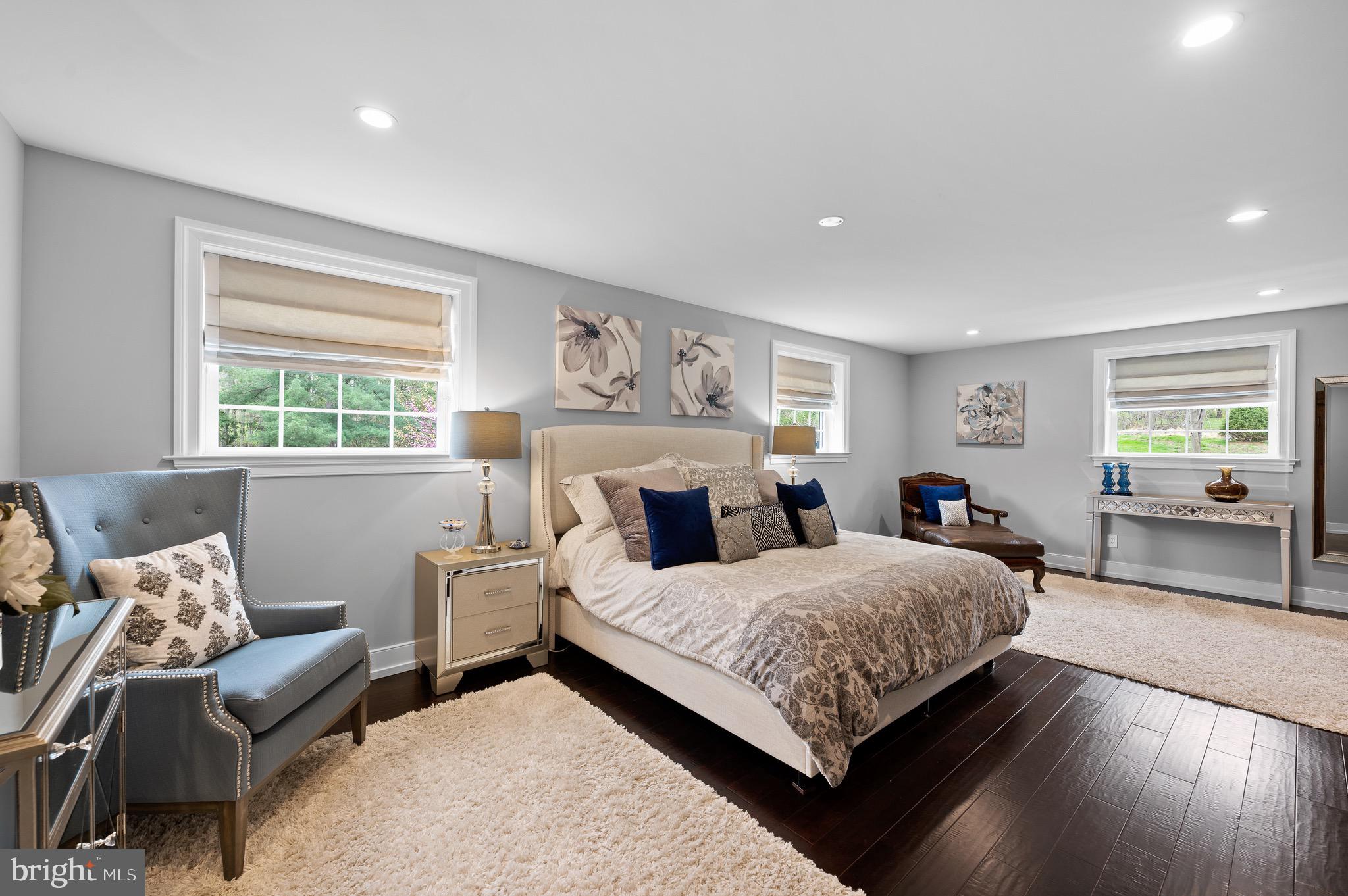 RADNOR HUNT - Residential