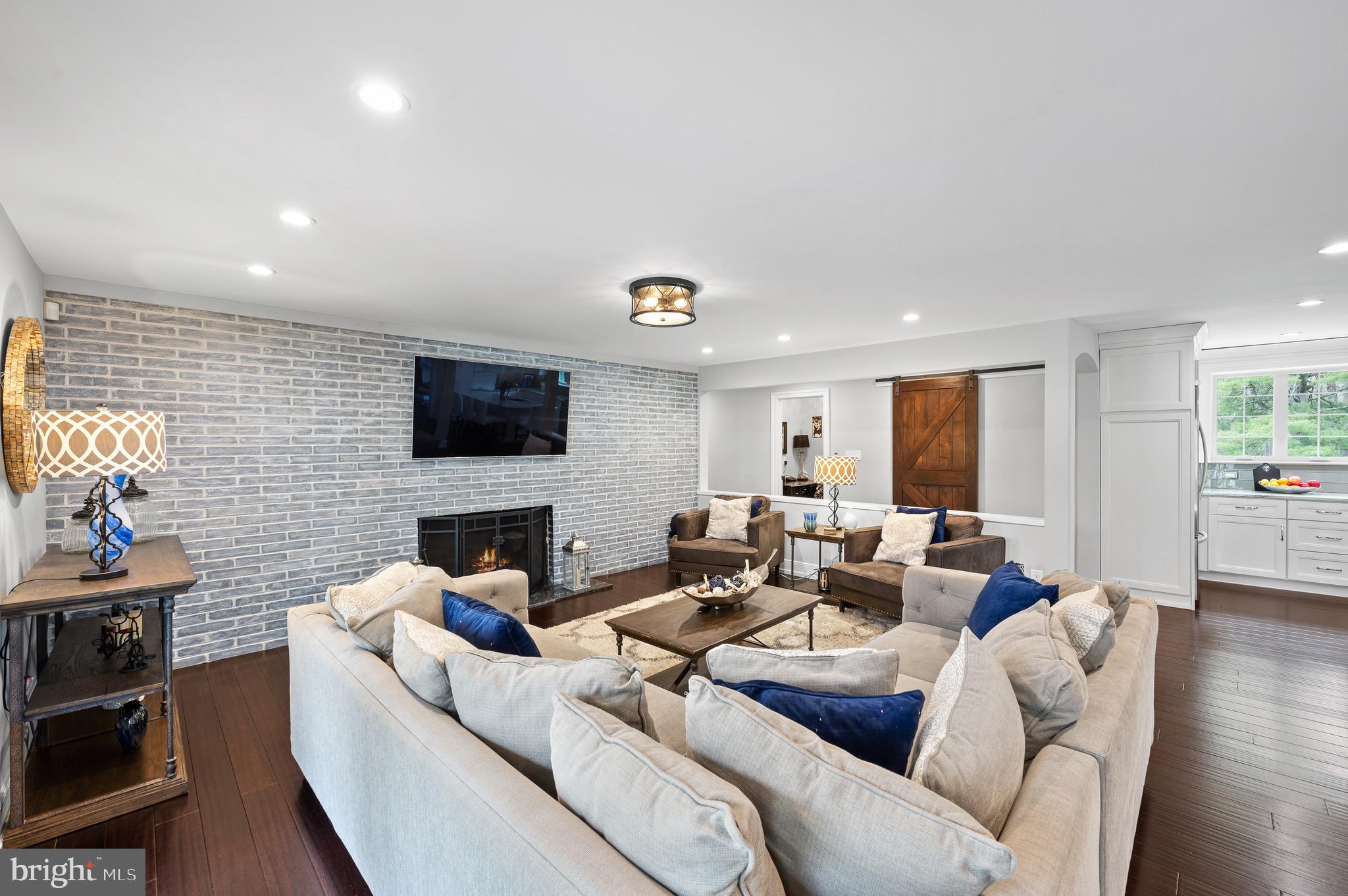 RADNOR HUNT - Residential