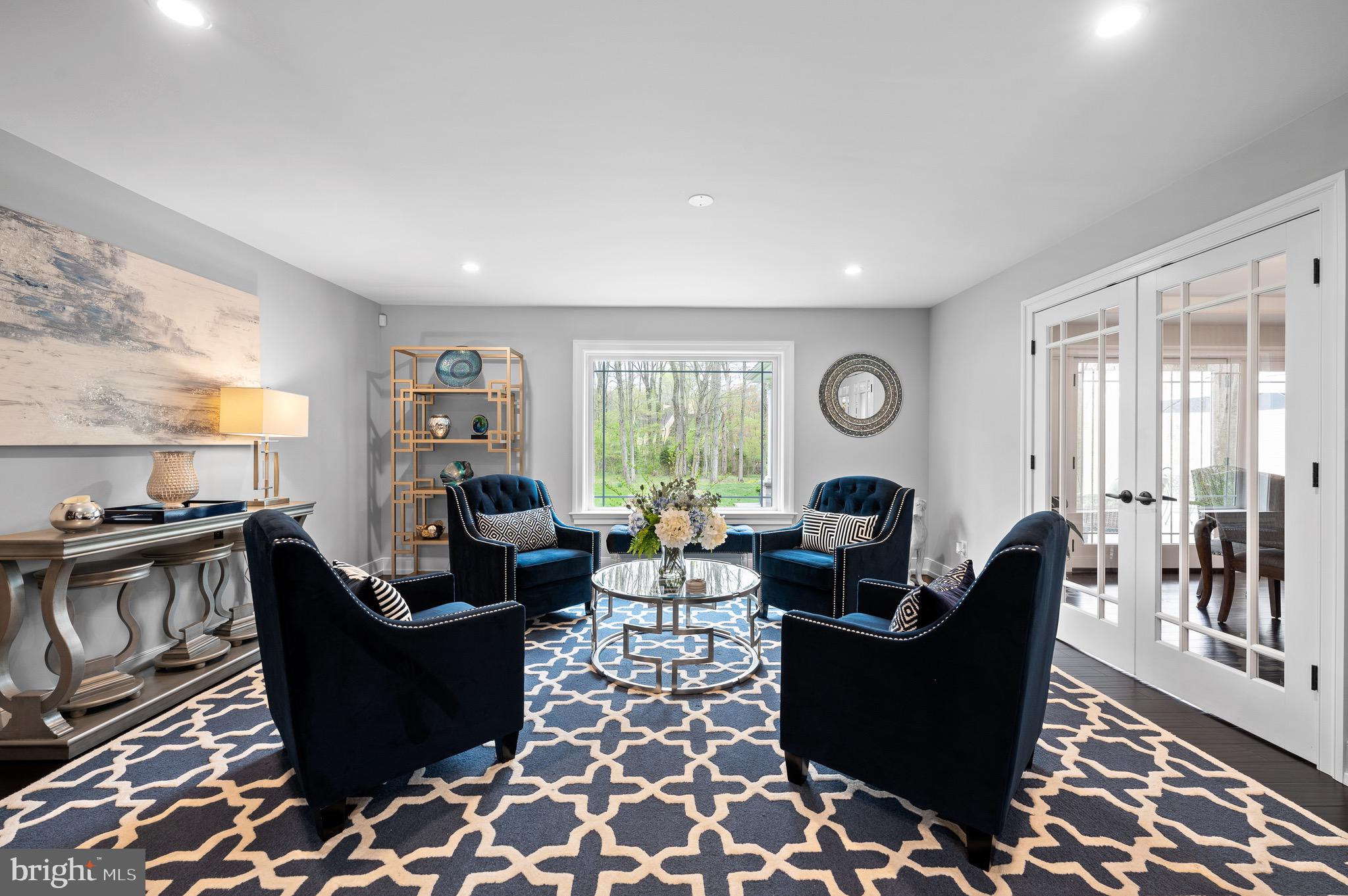 RADNOR HUNT - Residential