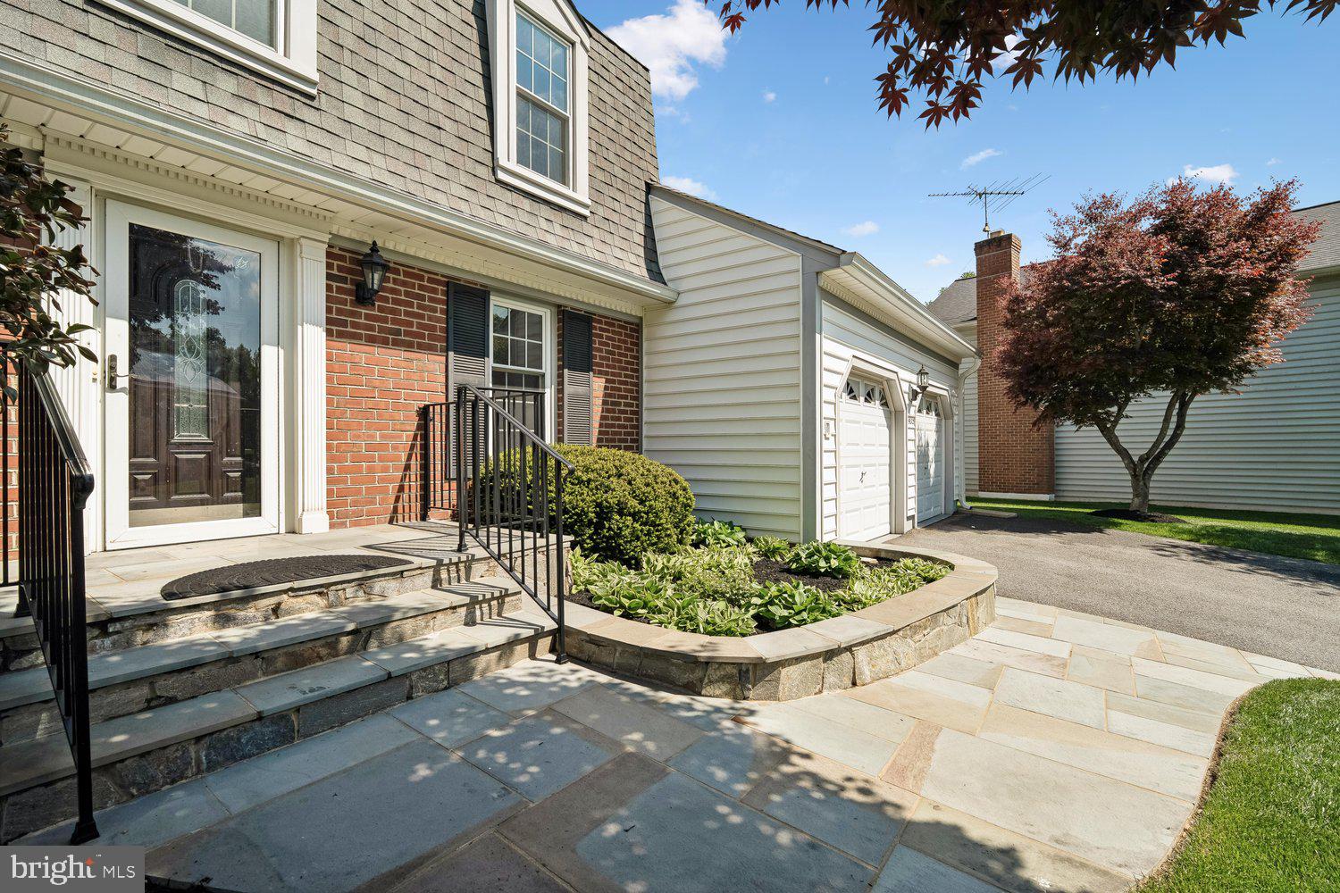 1932 OLIVINE COURT