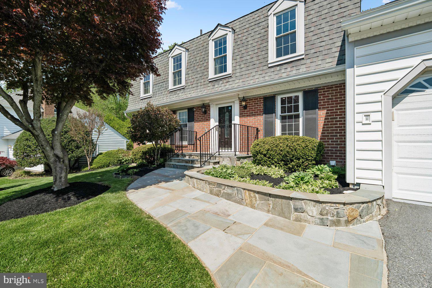 1932 OLIVINE COURT