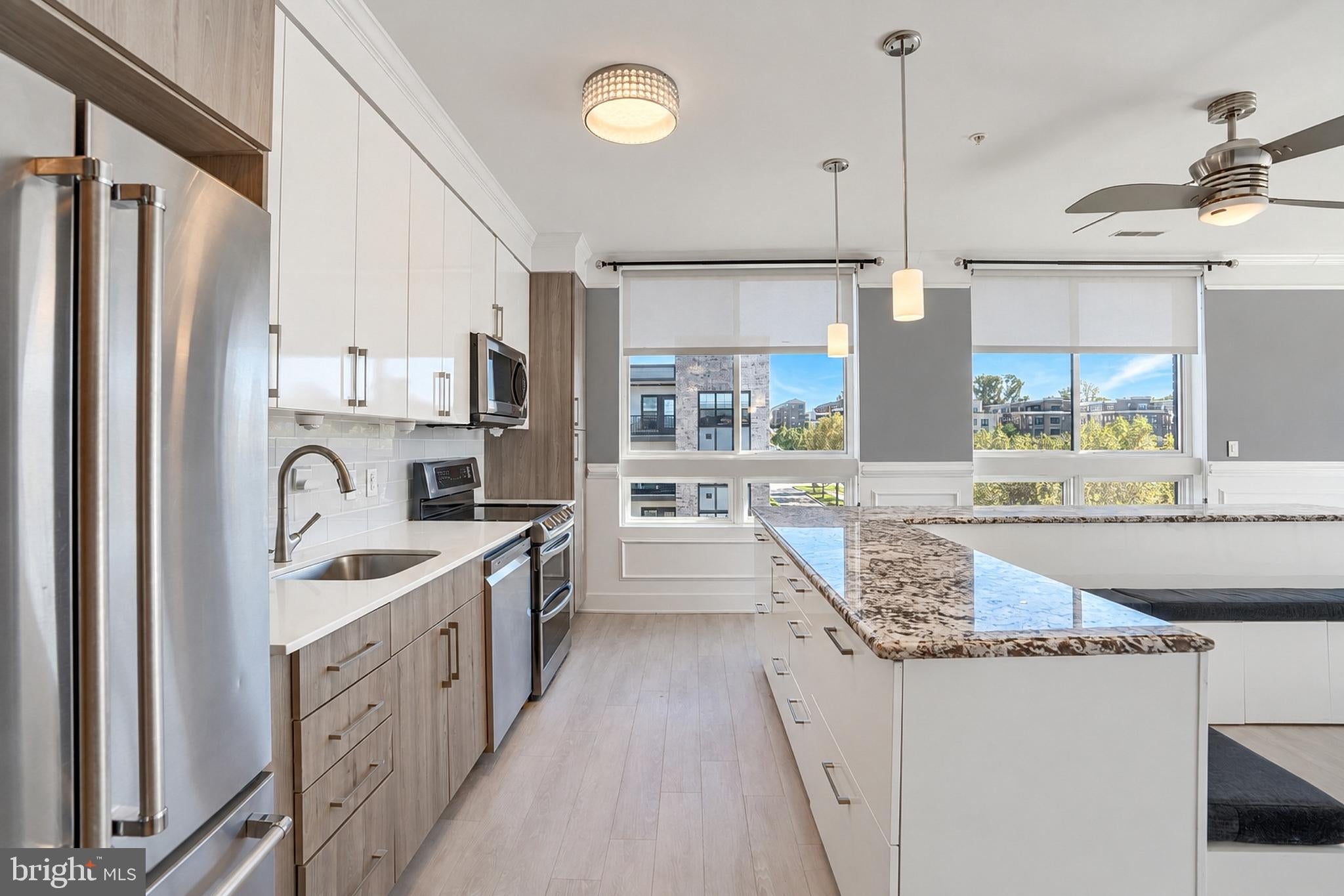 145 RIVERHAVEN DRIVE 513