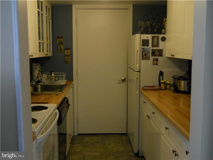 CHATHAM VIL OF TOW - Residential Lease