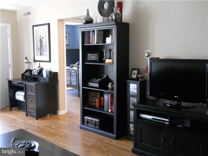 CHATHAM VIL OF TOW - Residential Lease