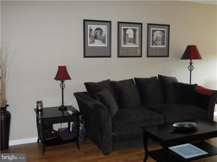 CHATHAM VIL OF TOW - Residential Lease