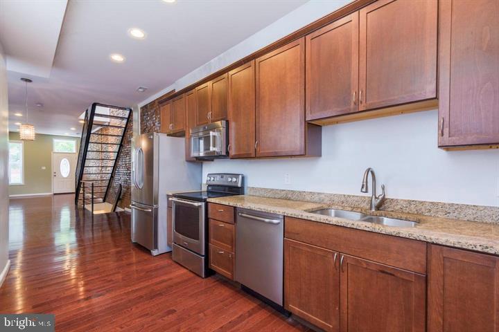 BUTCHERS HILL - Residential Lease
