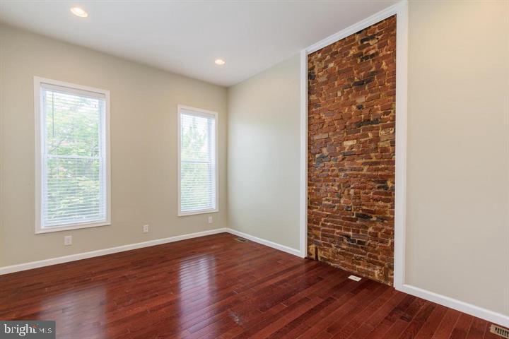 BUTCHERS HILL - Residential Lease