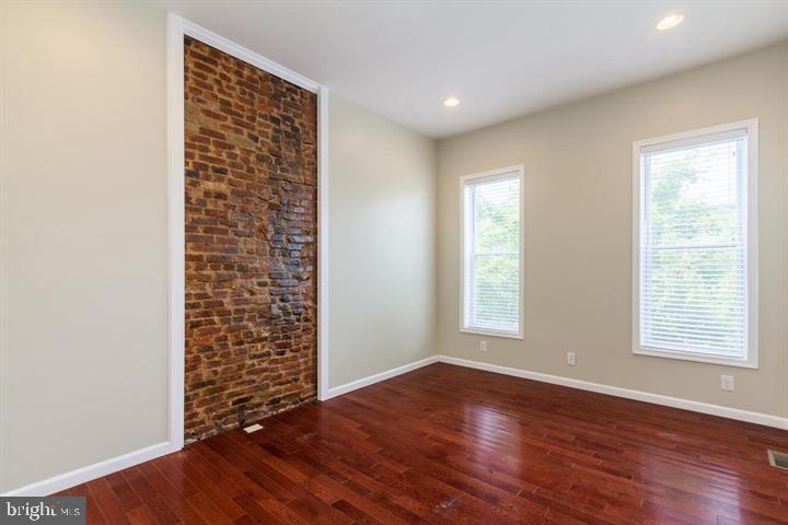 BUTCHERS HILL - Residential Lease