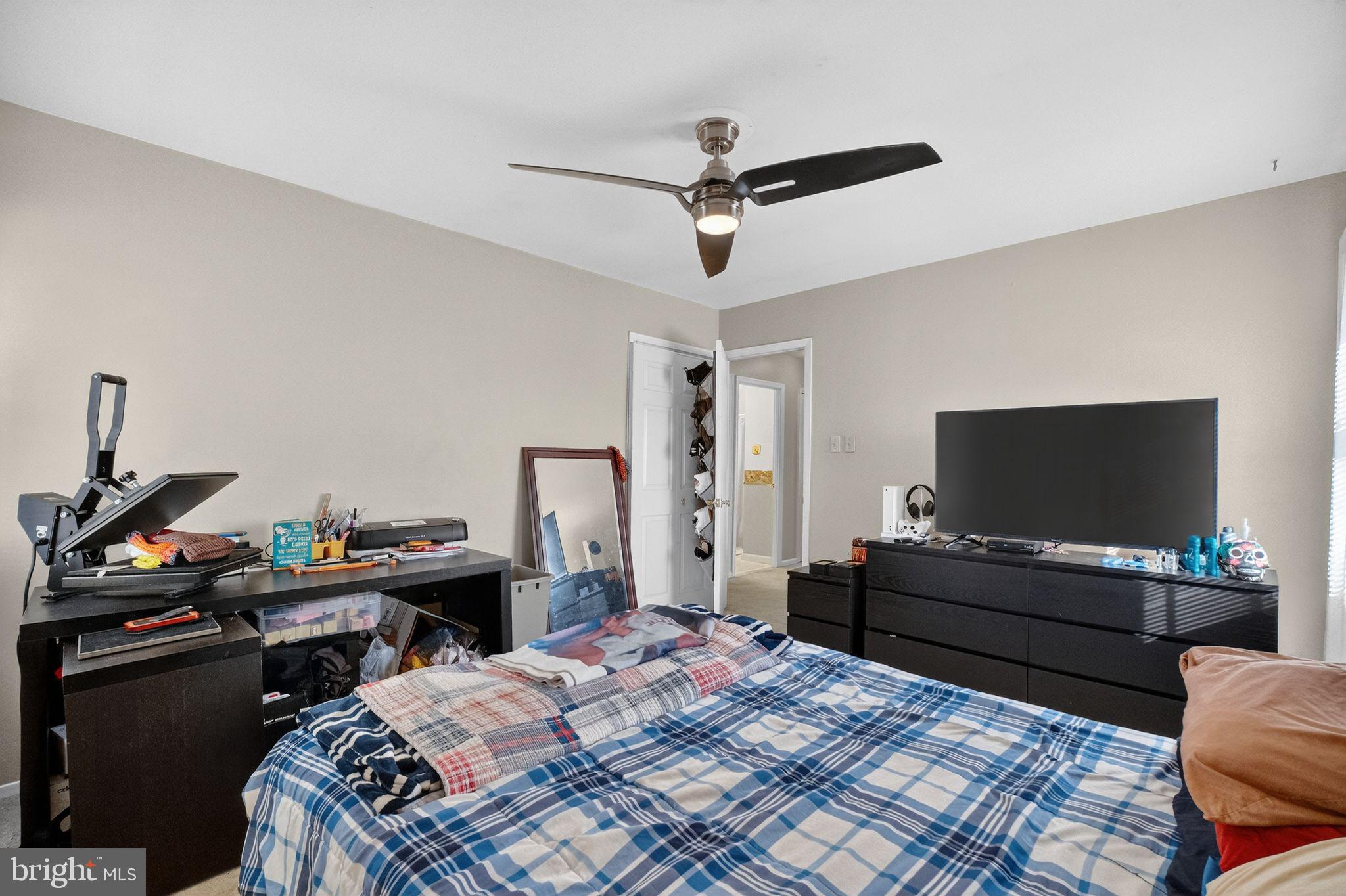 WHITEHALL - Residential