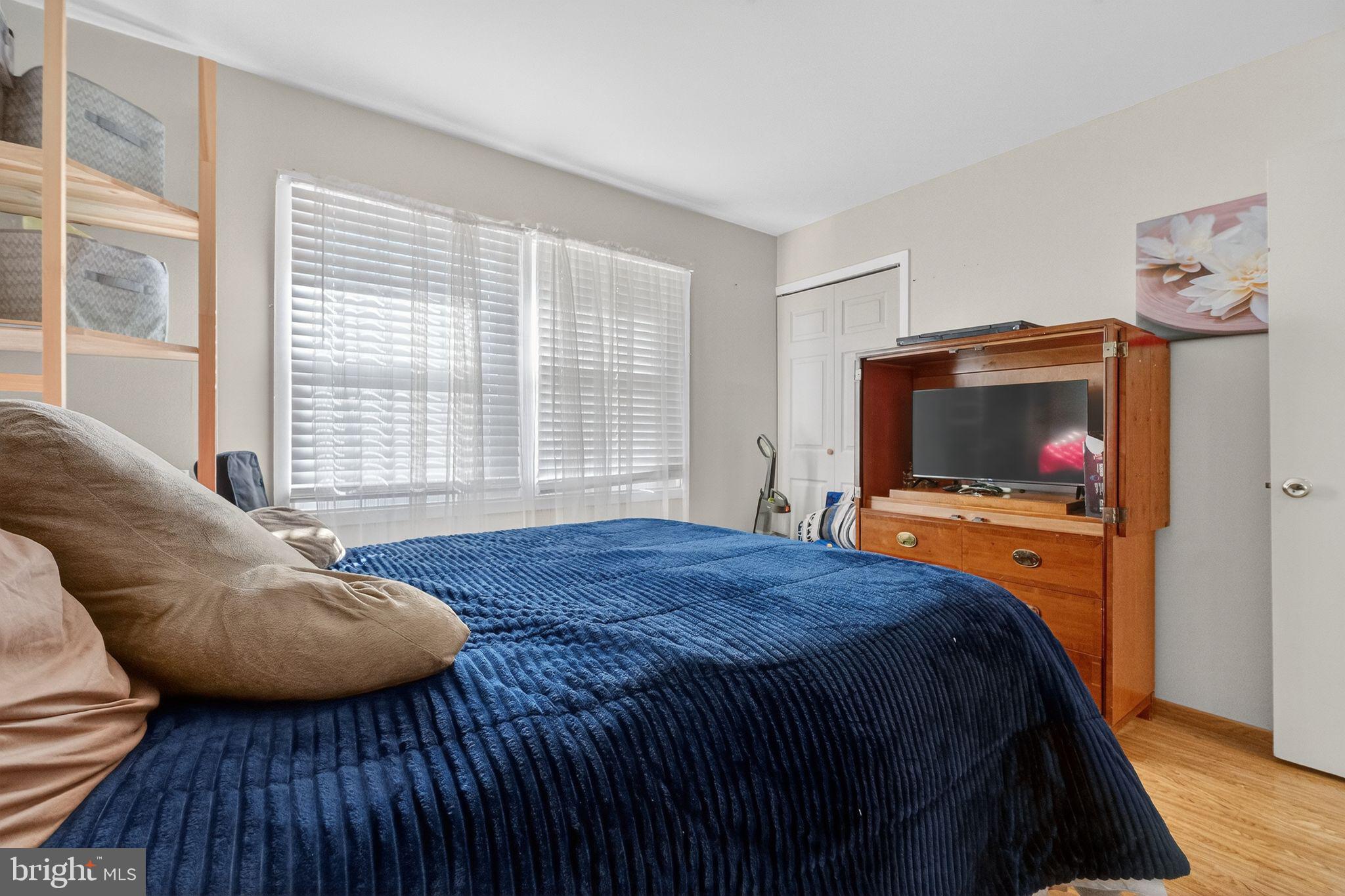 WHITEHALL - Residential