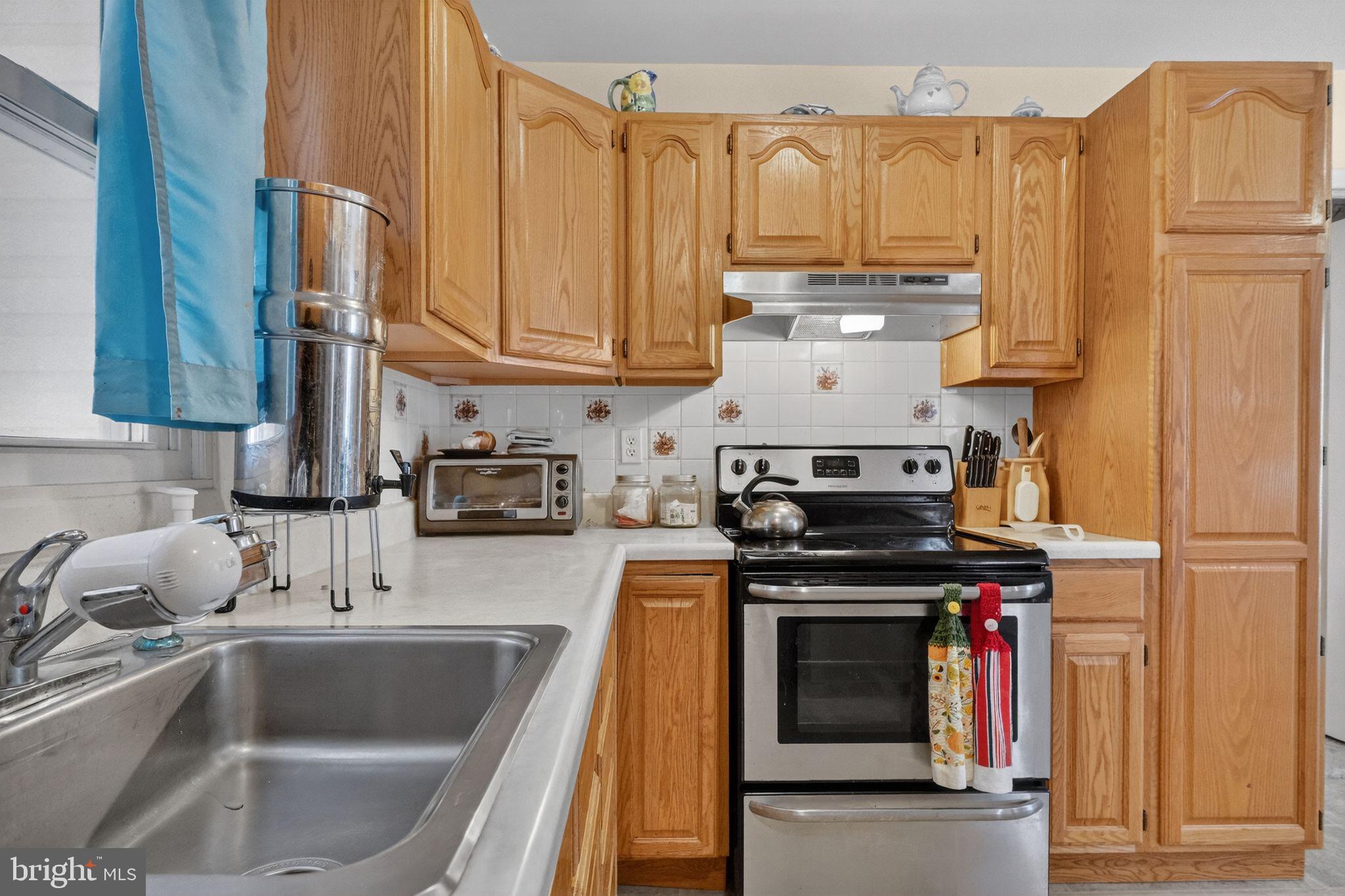 WHITEHALL - Residential