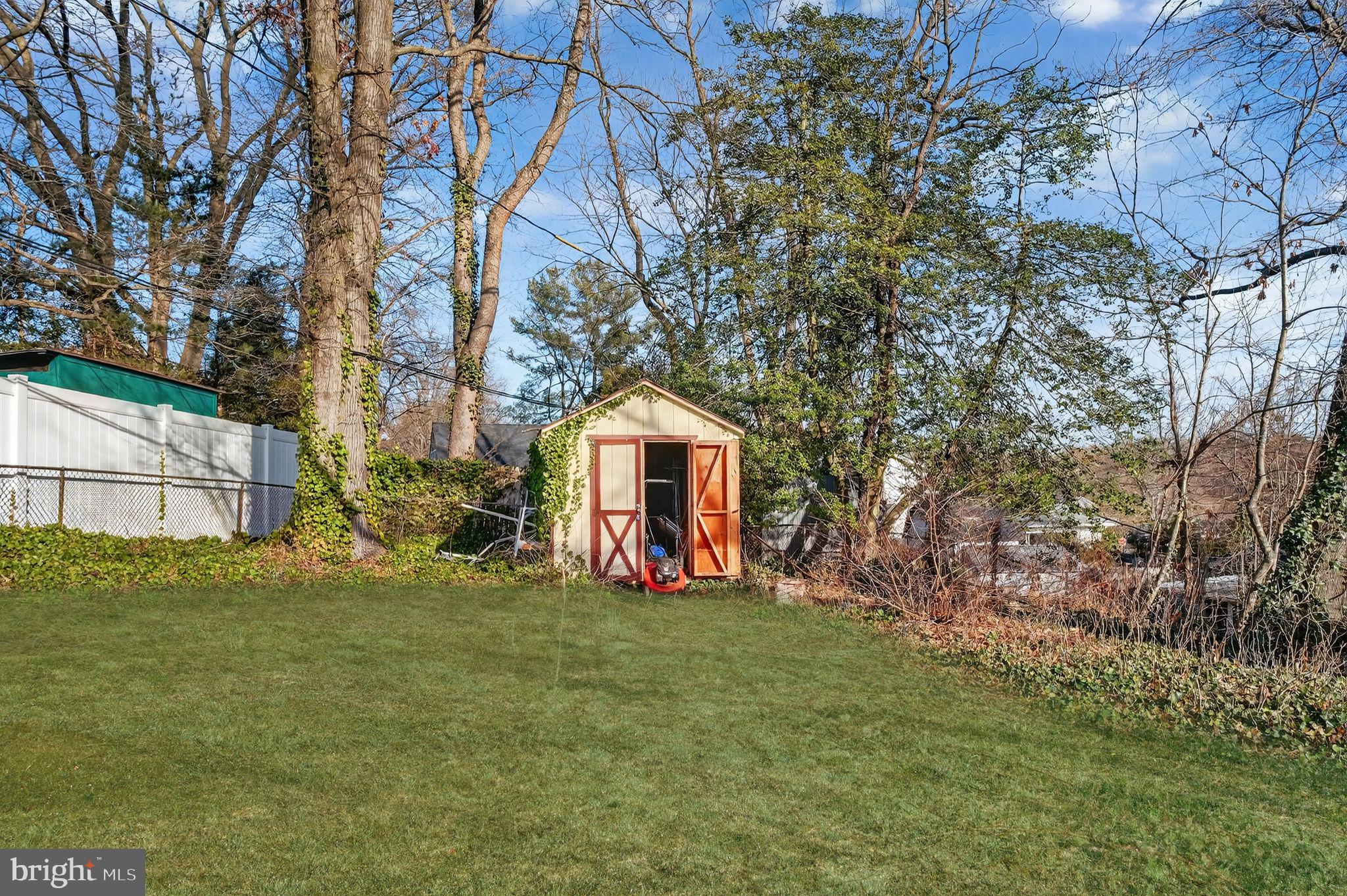 WHITEHALL - Residential