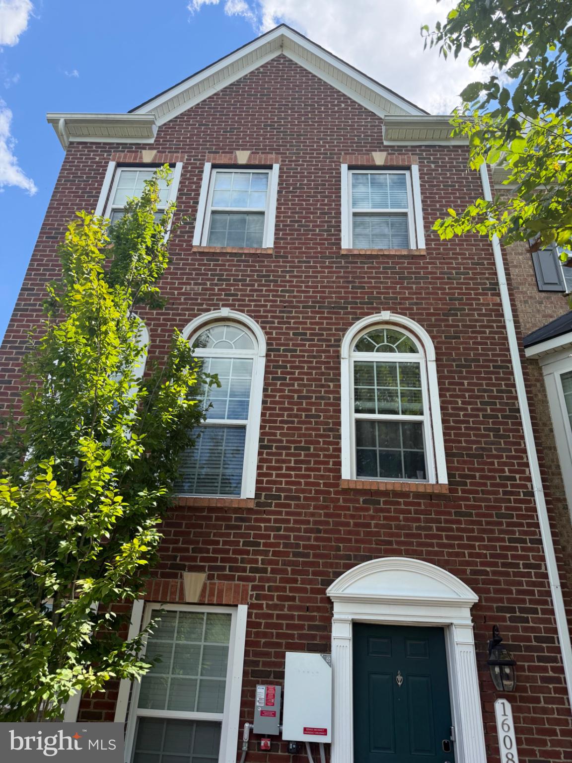 1608 WESBOURNE DRIVE