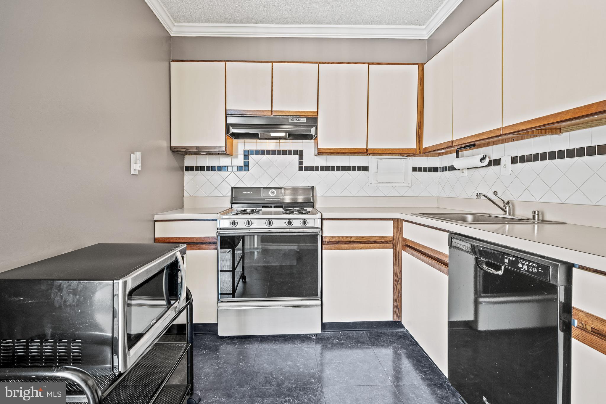 THE CARLTON - Residential