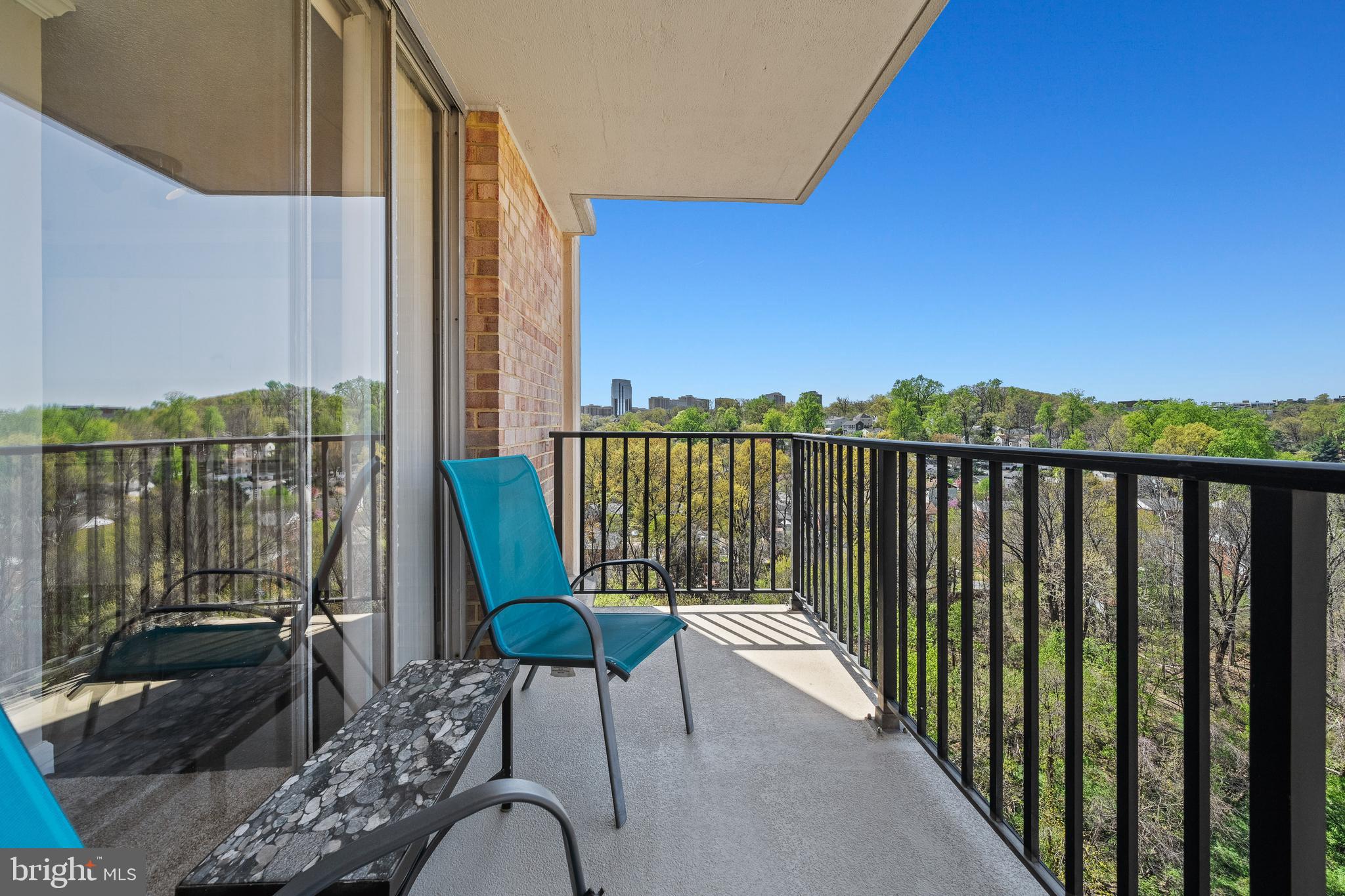 THE CARLTON - Residential