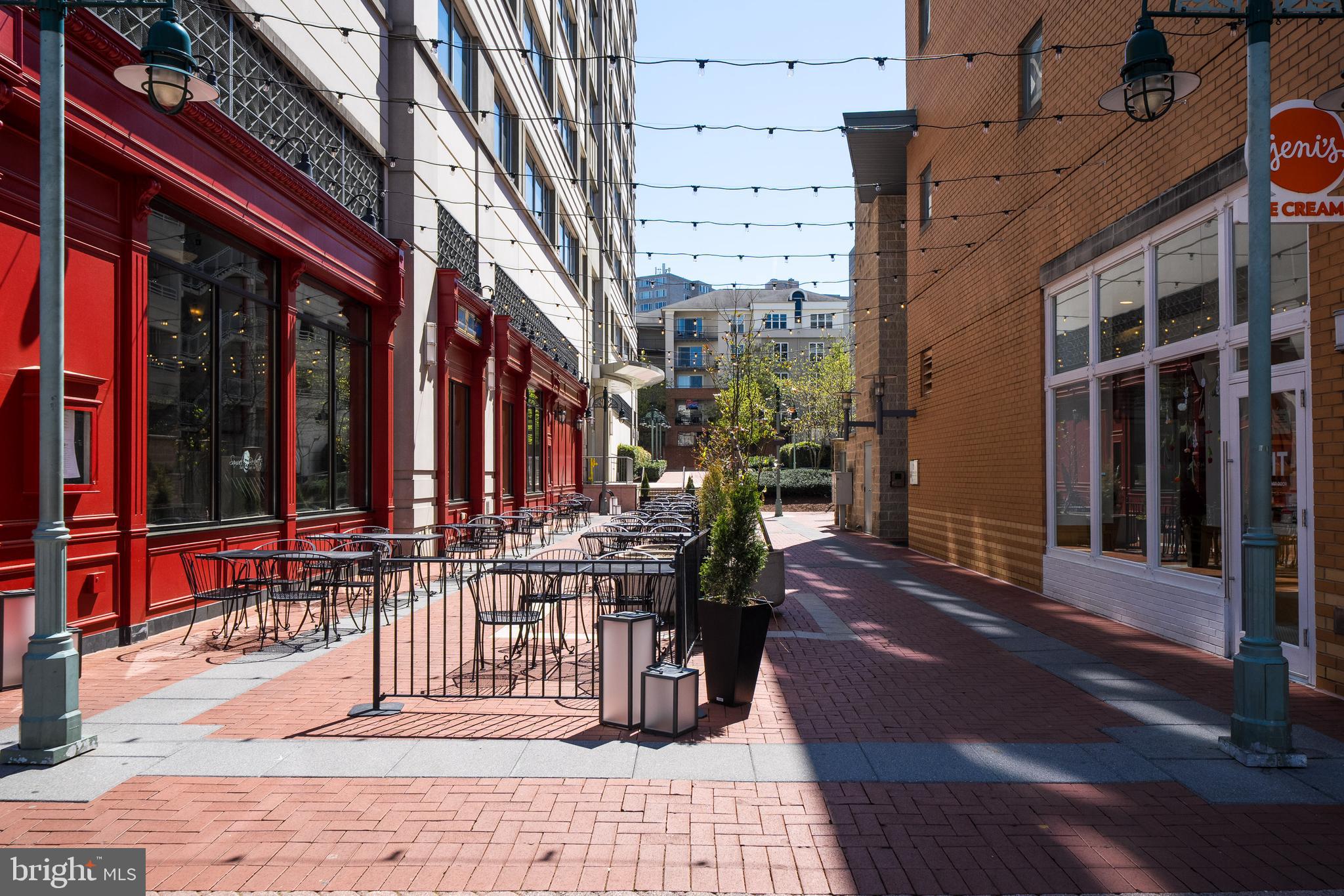 THE CARLTON - Residential