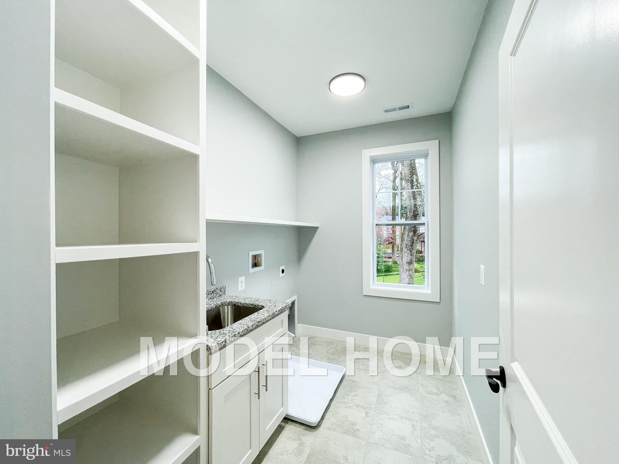 VIENNA WOODS - Residential