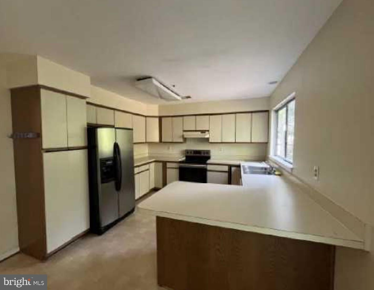 9305 FRENSHAM COURT 9305