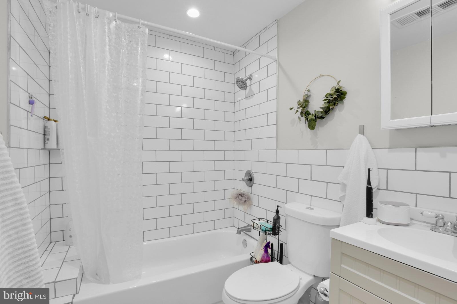 SPRUCE HILL - Residential Lease