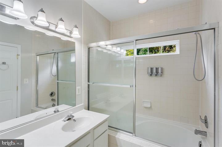 RIVERWATCH IND HEAD - Residential Lease