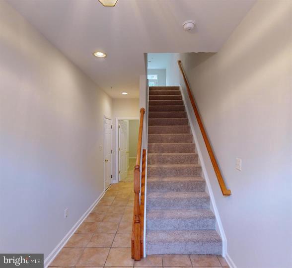 RIVERWATCH IND HEAD - Residential Lease