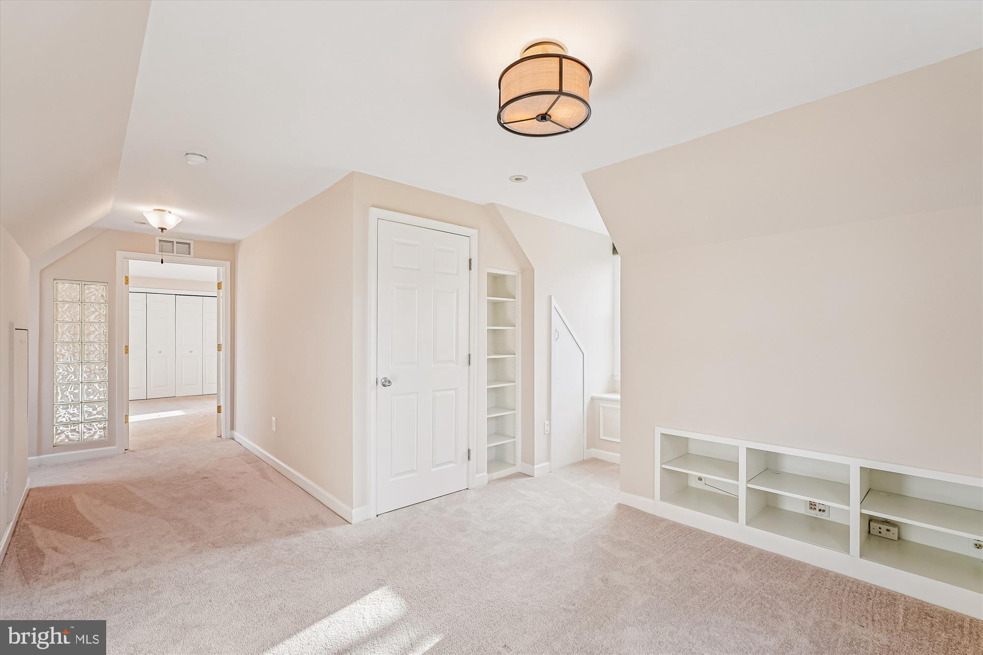 WELLINGTON - Residential