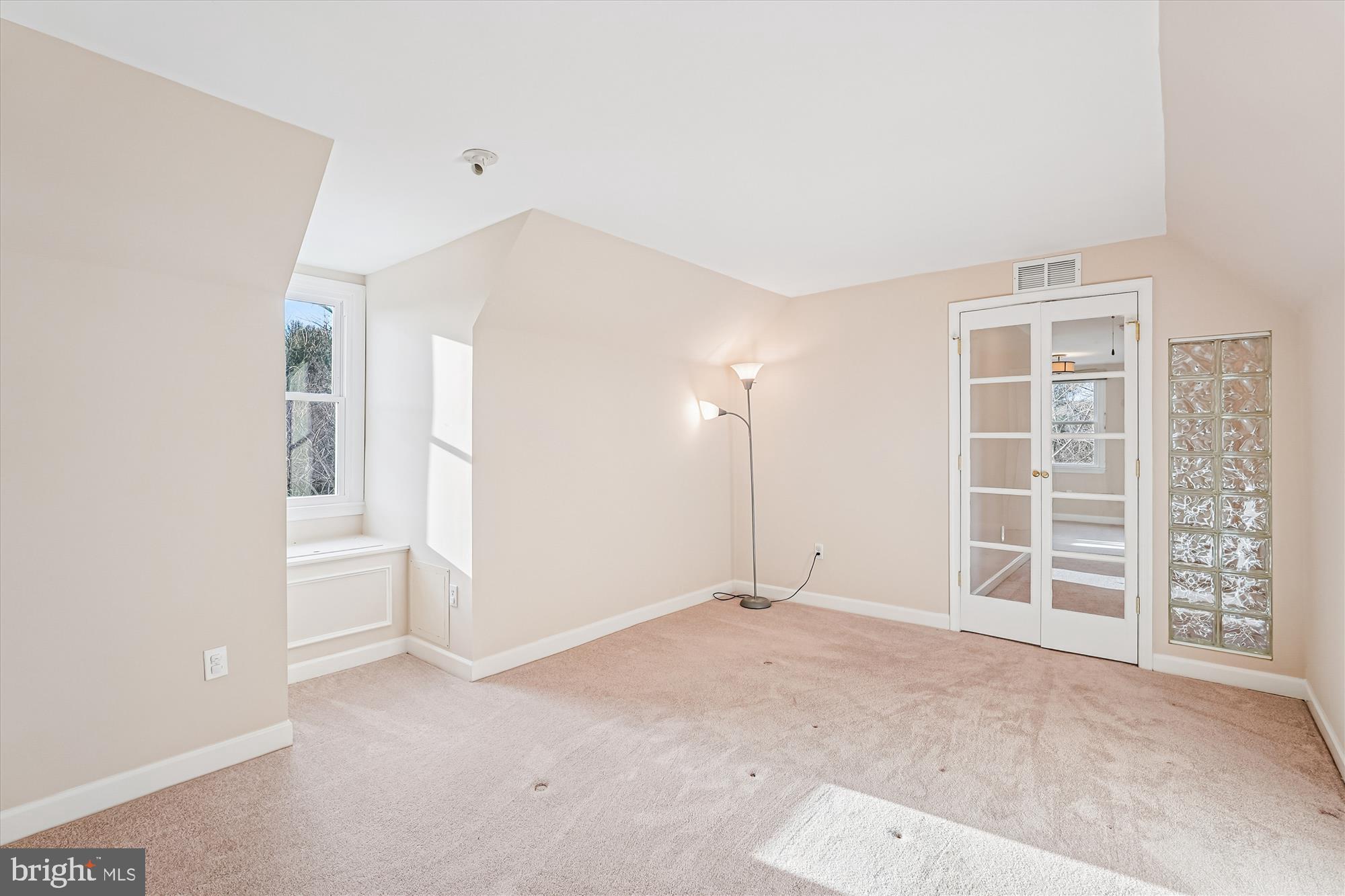 WELLINGTON - Residential