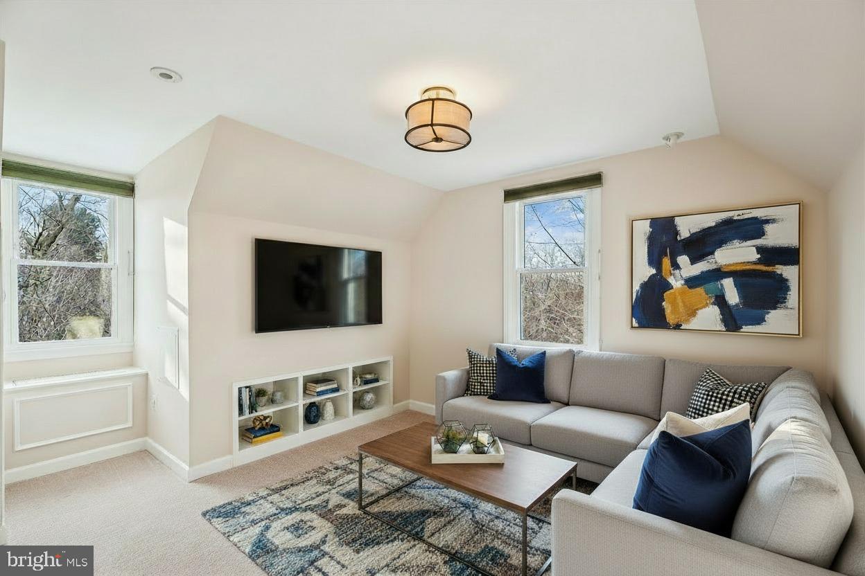 WELLINGTON - Residential