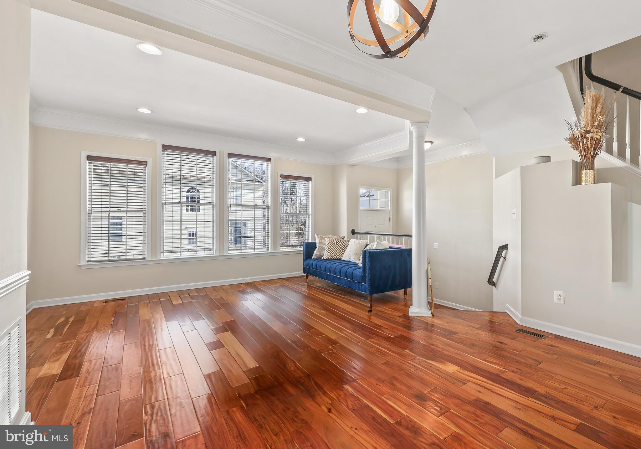 22047 AVONWORTH SQUARE