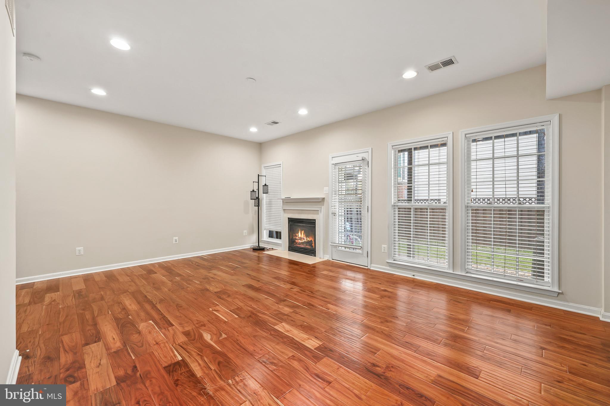 BROADLANDS SOUTH - Residential