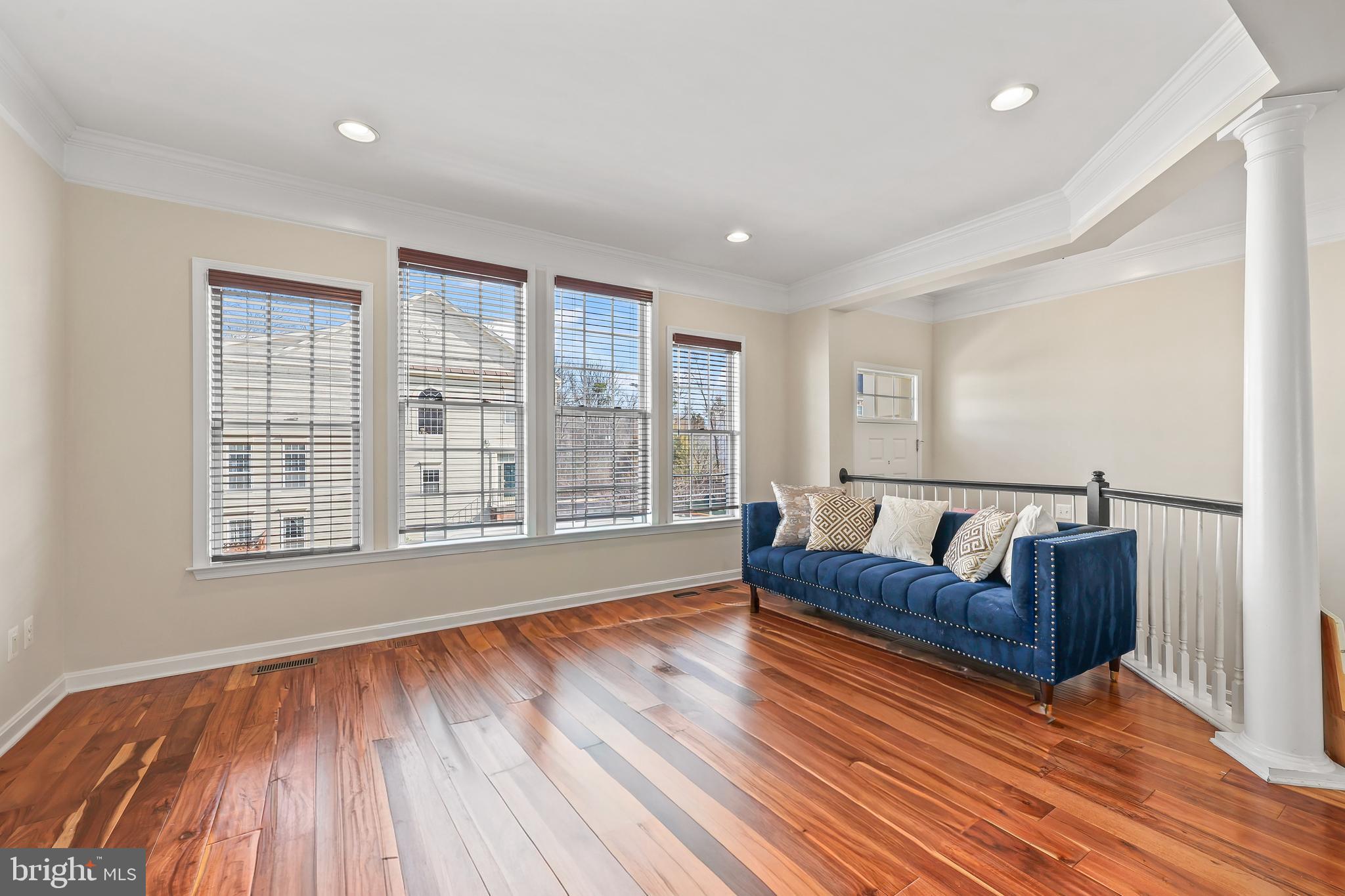 22047 AVONWORTH SQUARE